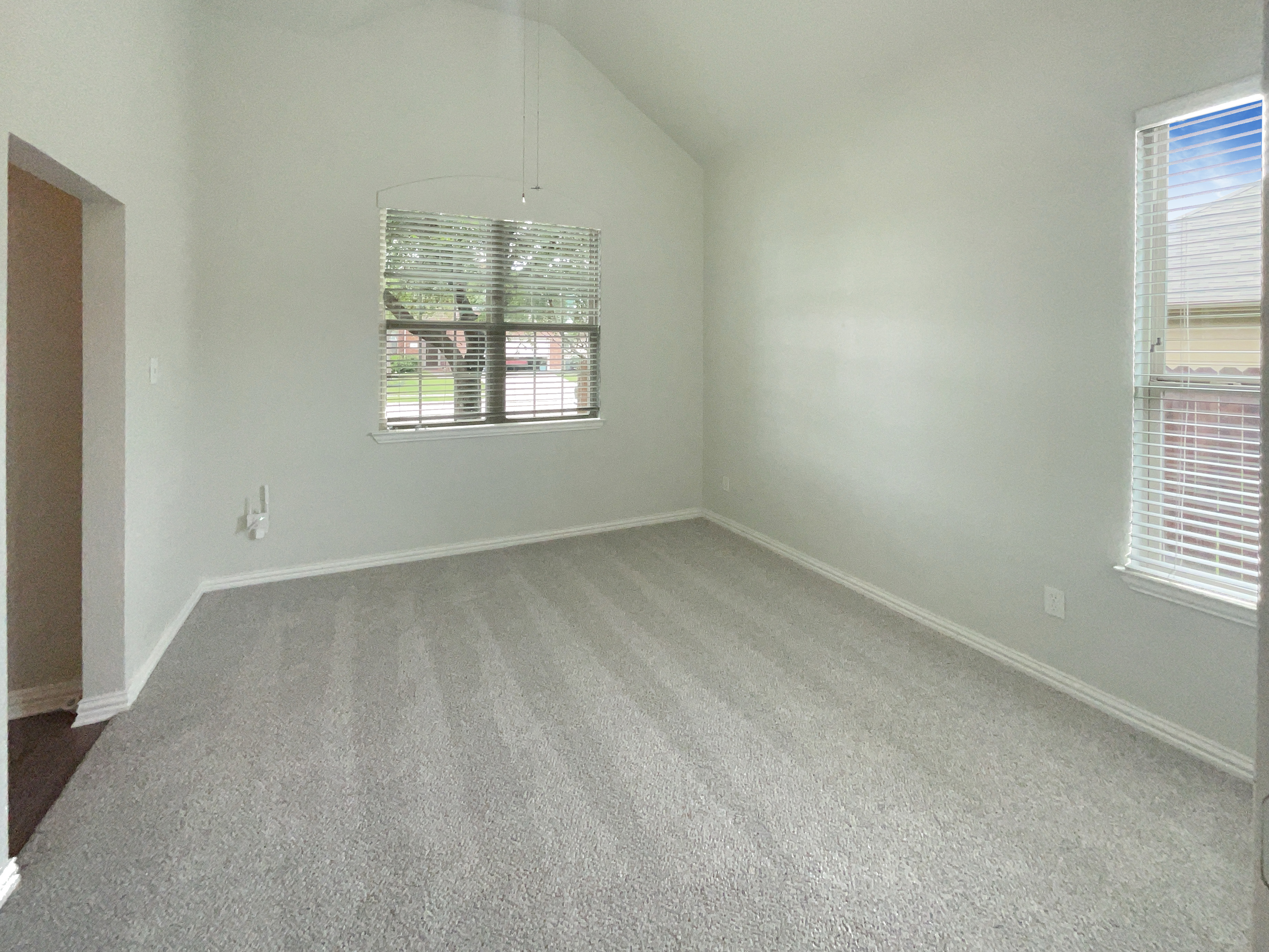 Photo 15 of 33 of 1005 Lake Hollow Dr, Little Elm, TX