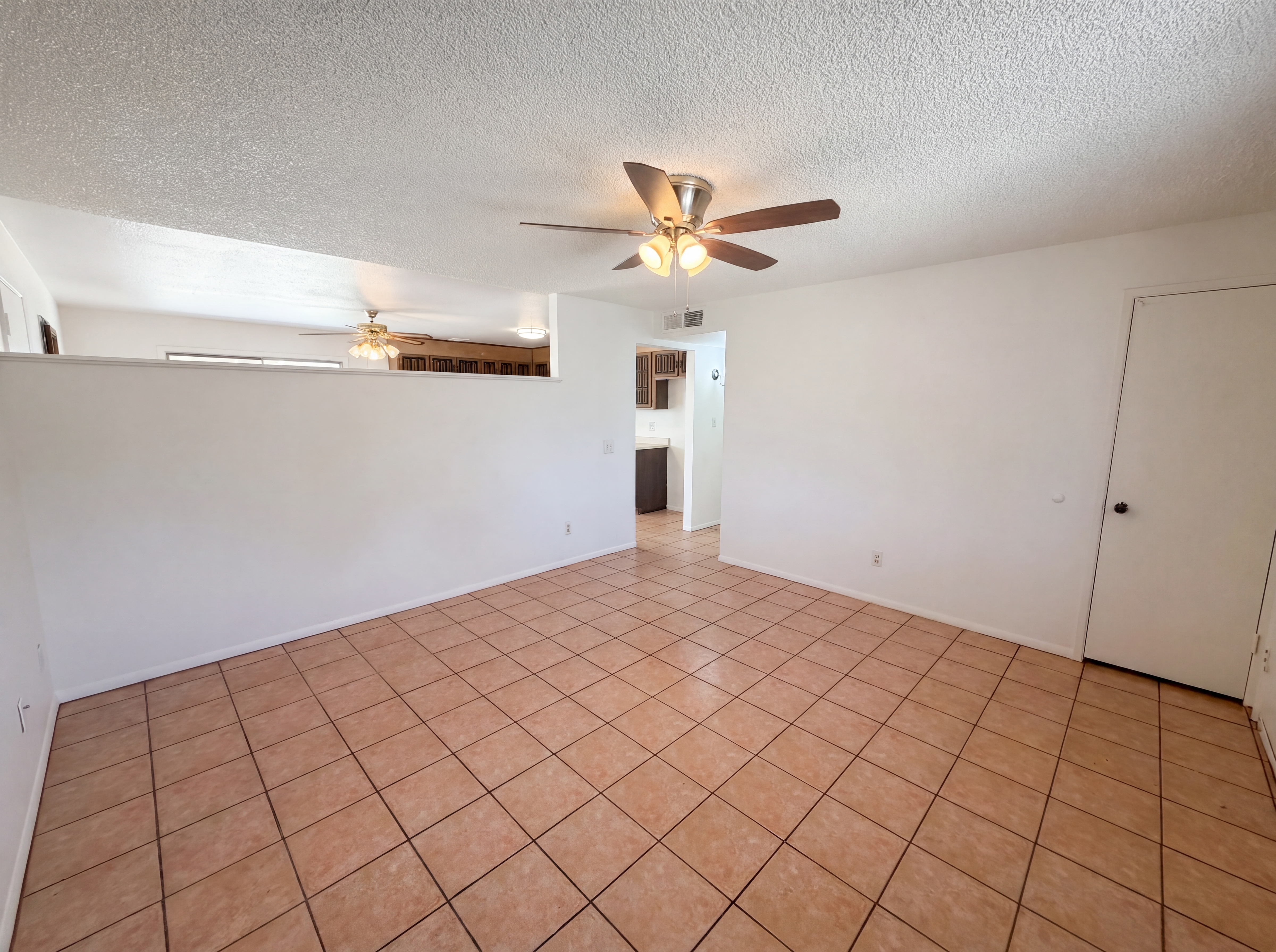 Photo 6 of 19 of 2831 N 70th Dr, Phoenix, AZ