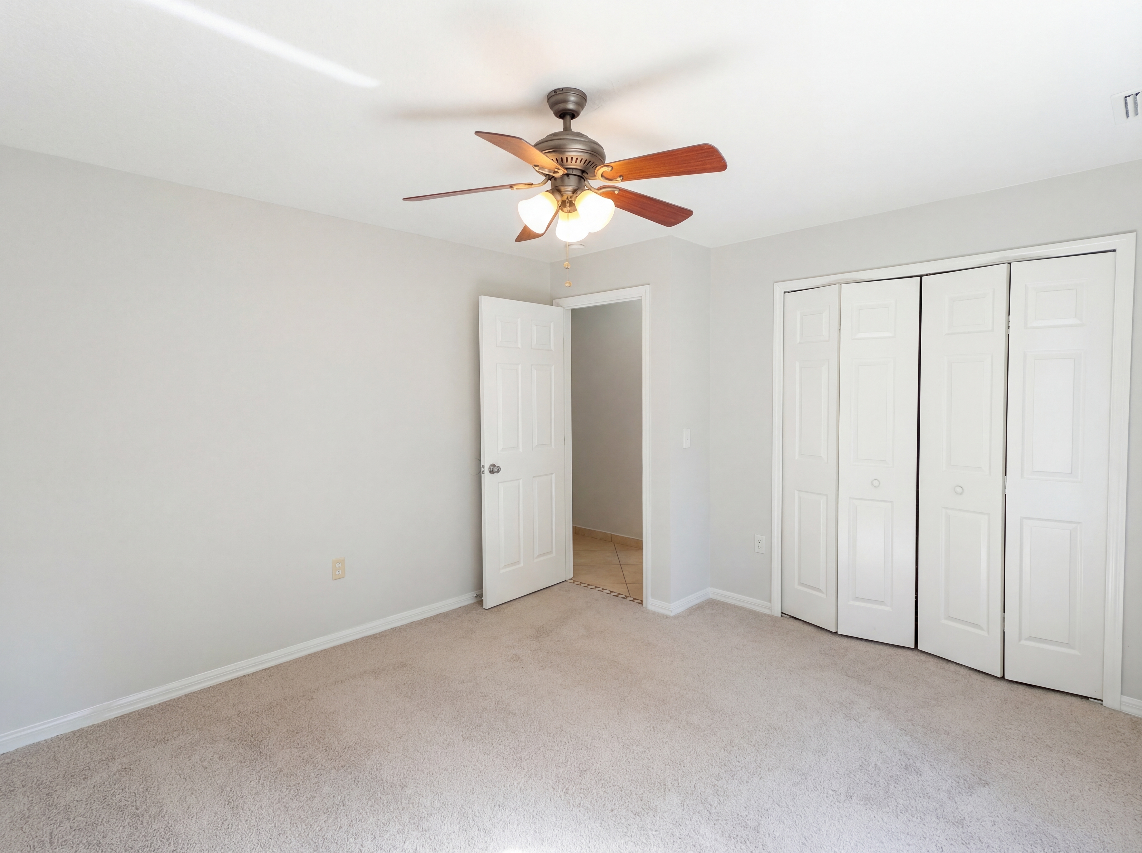 Photo 4 of 20 of 1301 Star Ct, Deltona, FL