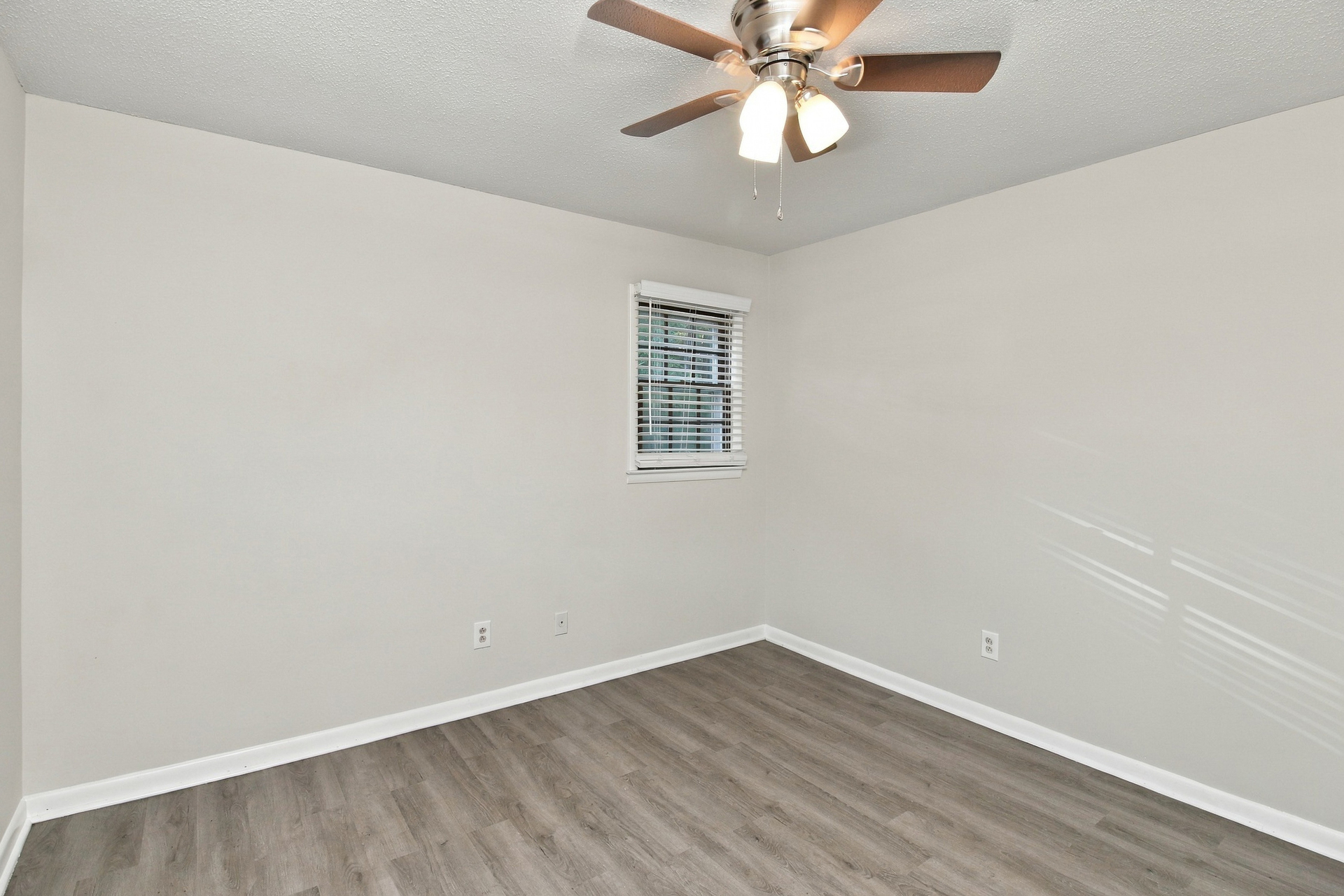 Photo 16 of 22 of 2460 Greensboro Rd, Madison, GA