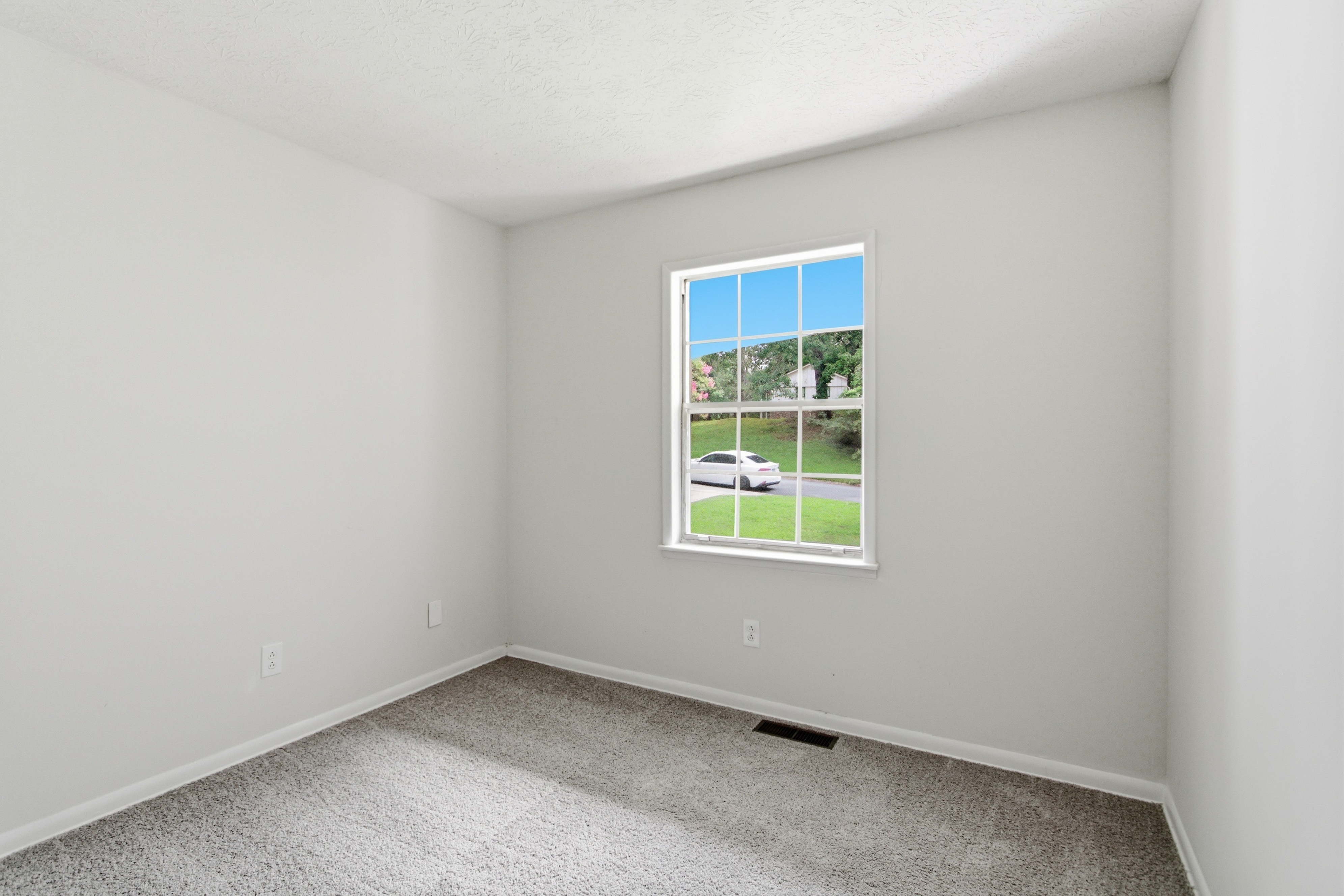 Photo 16 of 30 of 1446 Walnut Ridge Way, Stone Mountain, GA