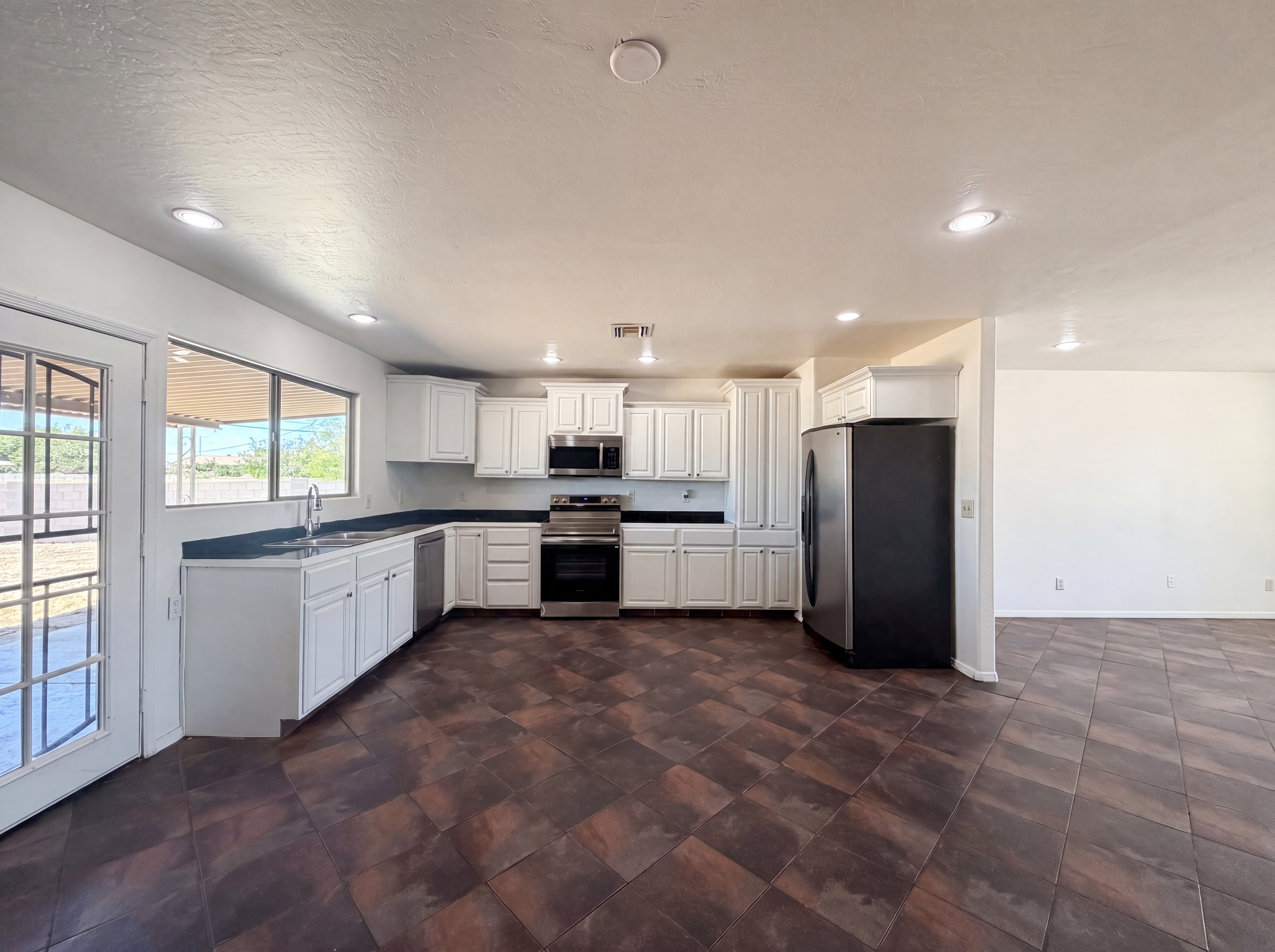 Photo 6 of 20 of 2702 W Carter Dr, Tempe, AZ