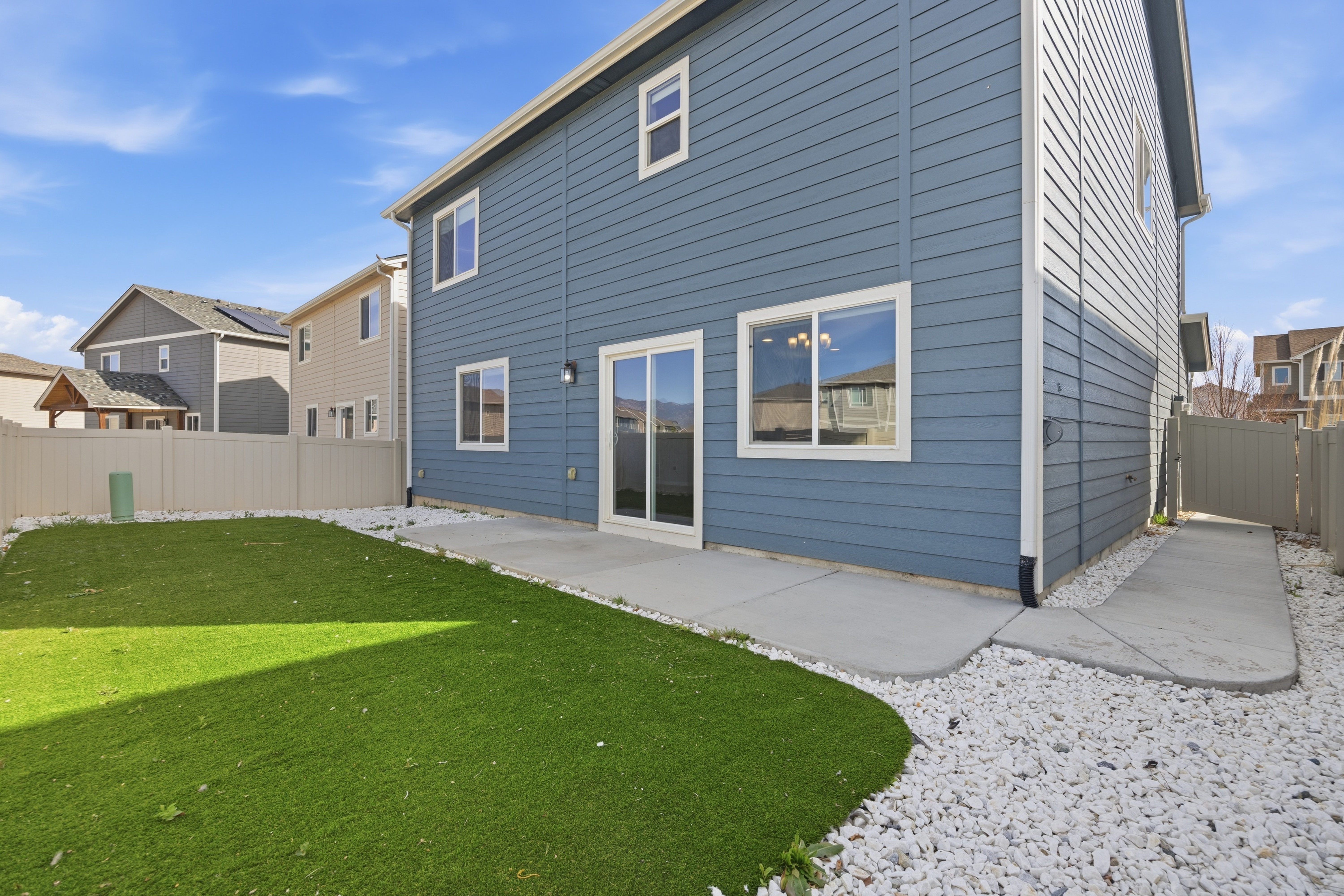 Photo 5 of 36 of 7668 Benecia Dr, Fountain, CO
