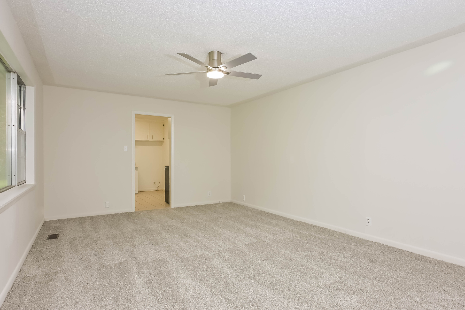 Photo 9 of 21 of 763 Oak Ave, Pinehurst, GA