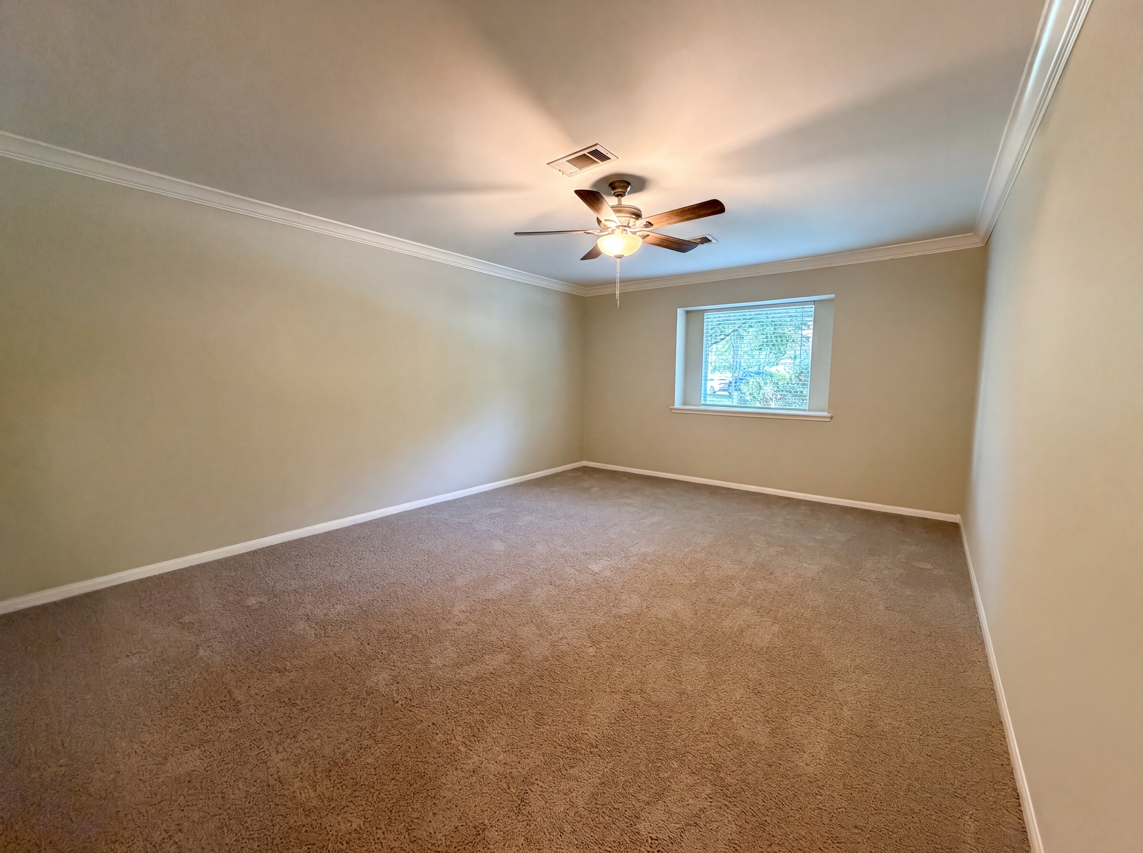 Photo 4 of 26 of 17406 Ridge Top Dr, Houston, TX