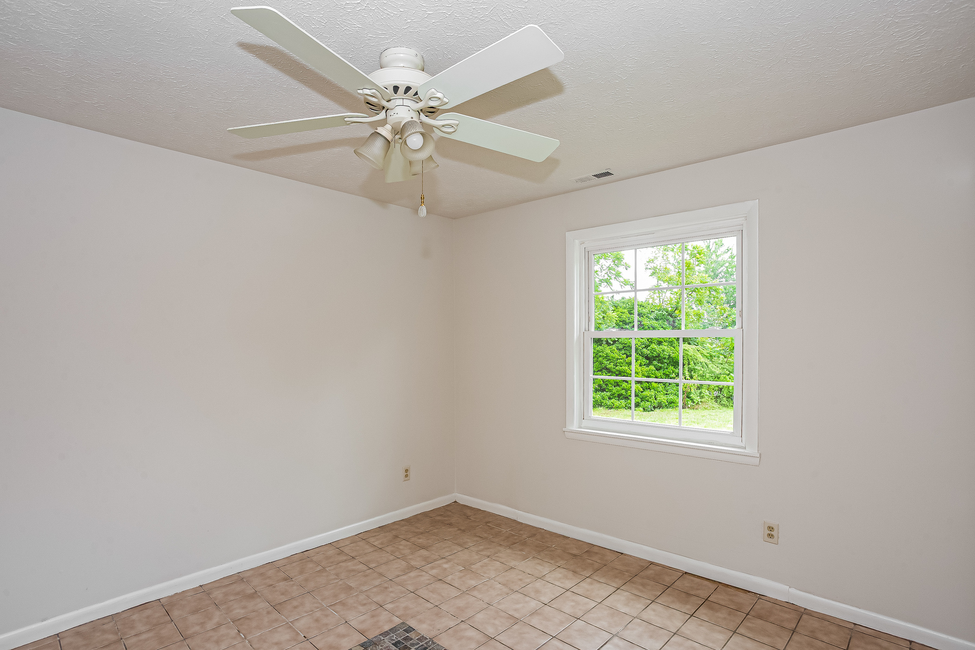 Photo 15 of 21 of 4610 Pruett Dr, Morganton, NC