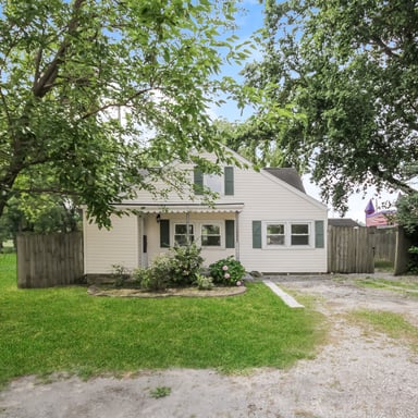 Property photo 1 of 1107 E Joliet St