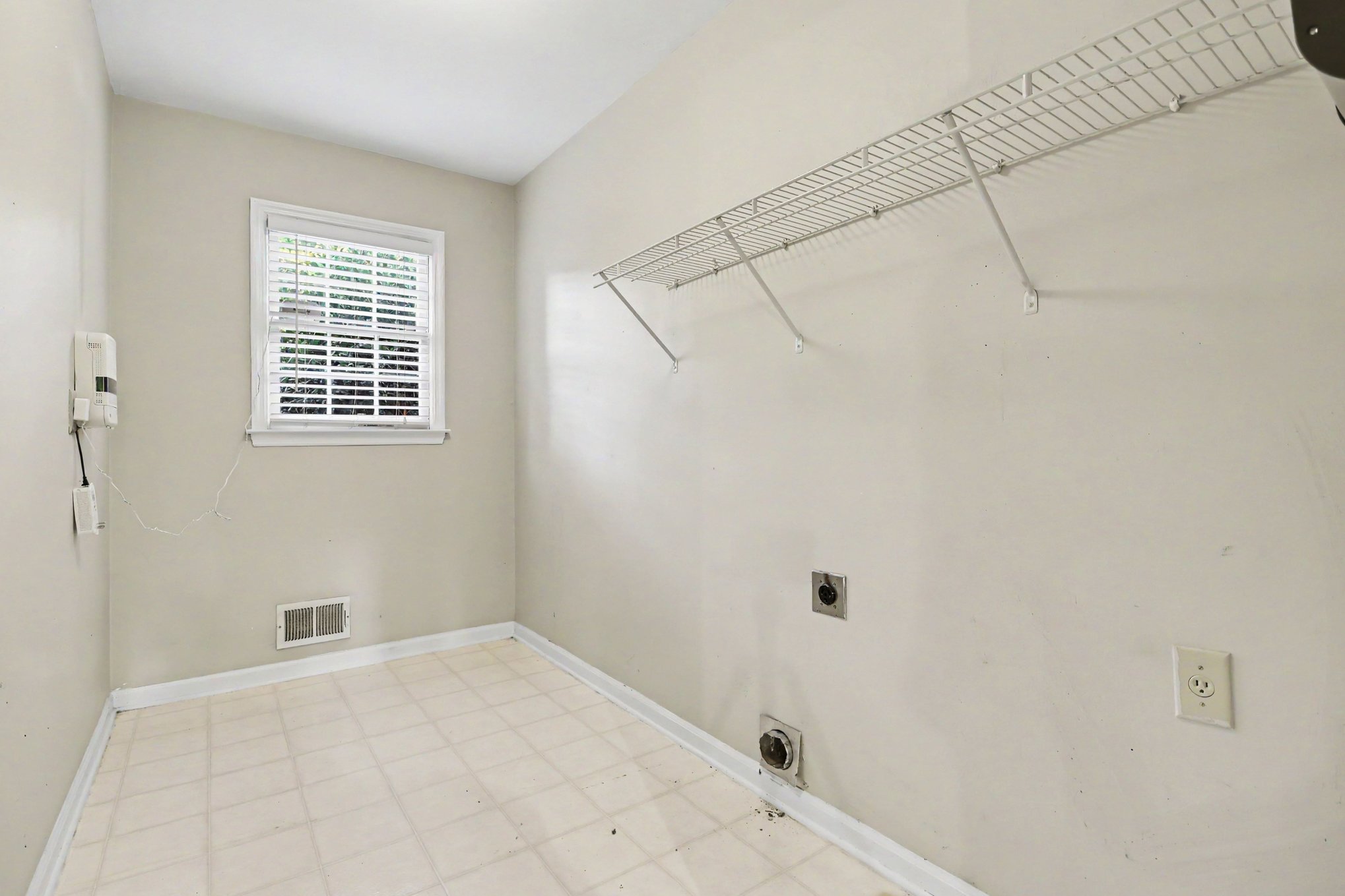 Photo 10 of 20 of 3514 Nettle Ln NE, Roswell, GA