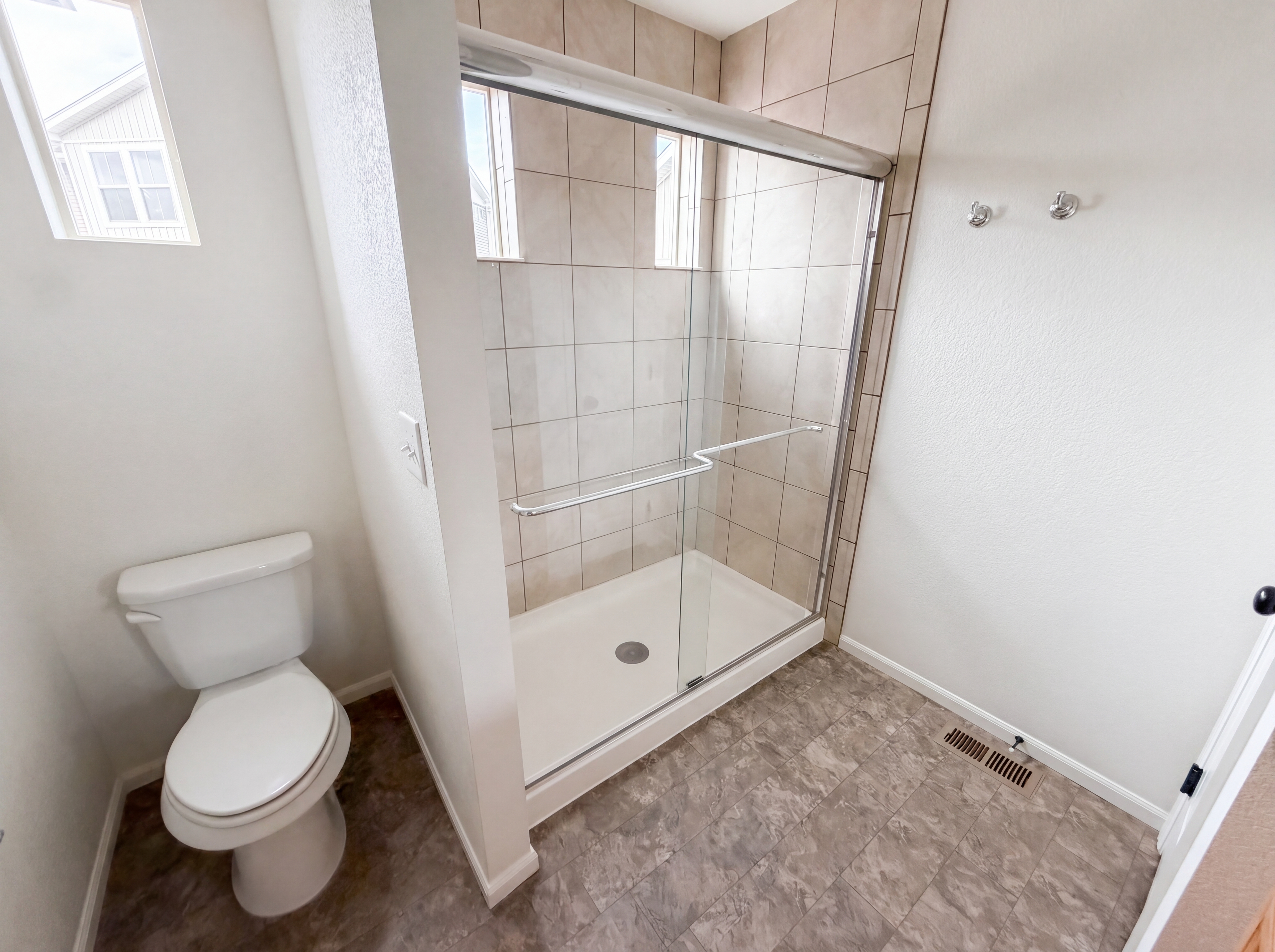 Photo 22 of 34 of 10186 Zeno St, Commerce City, CO