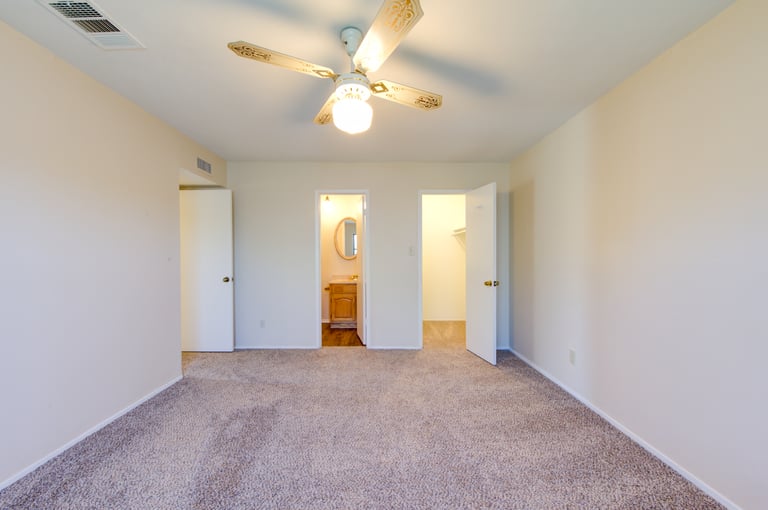 Photo 17 of 28 - 2105 Lewis Trl, Grand Prairie, TX 75052