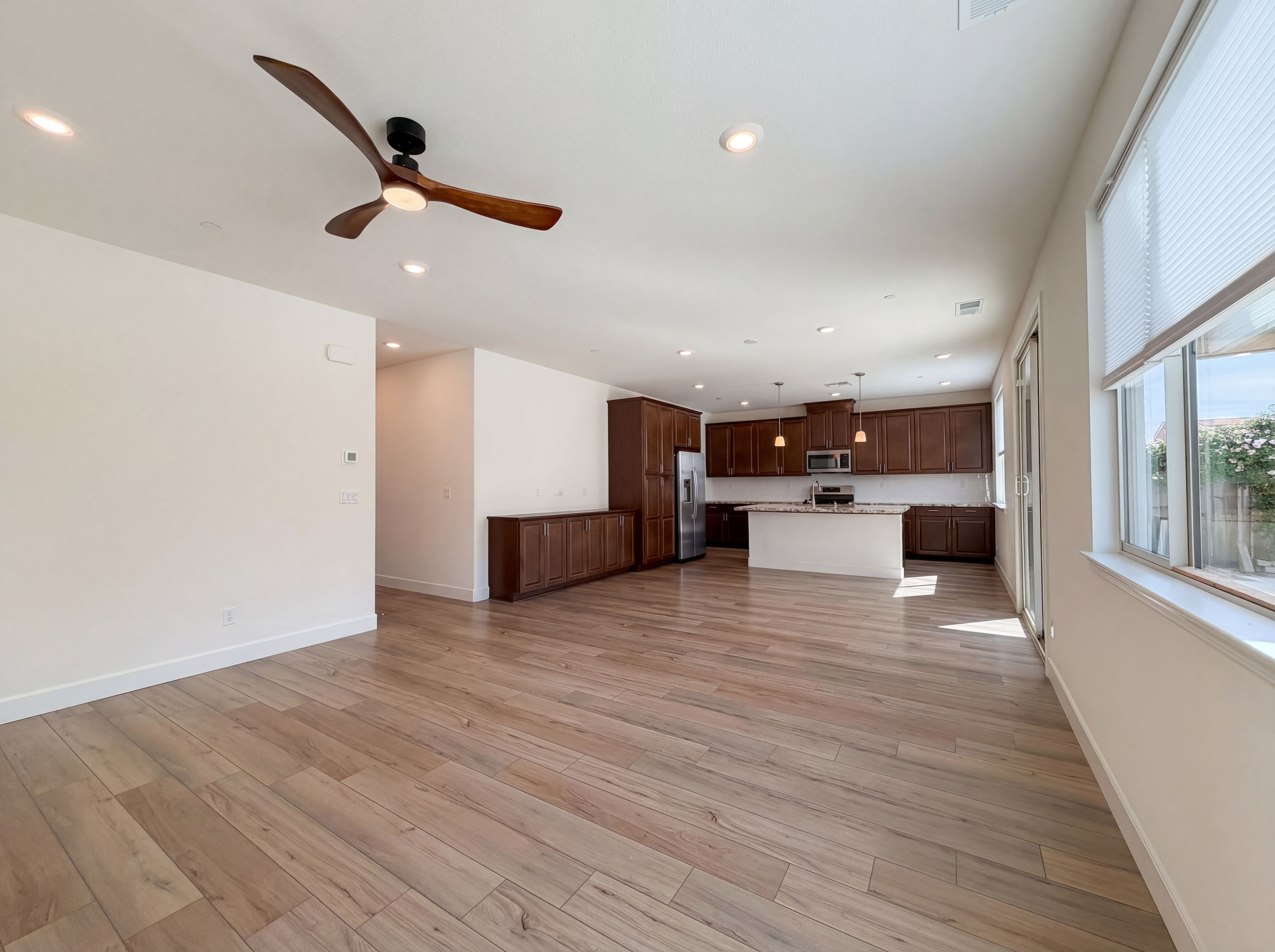 Photo 13 of 42 of 8778 Encore Way, Elk Grove, CA