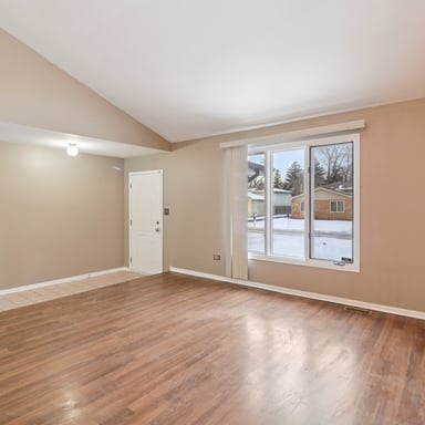 Property photo 3 of 16627 Carse Ave