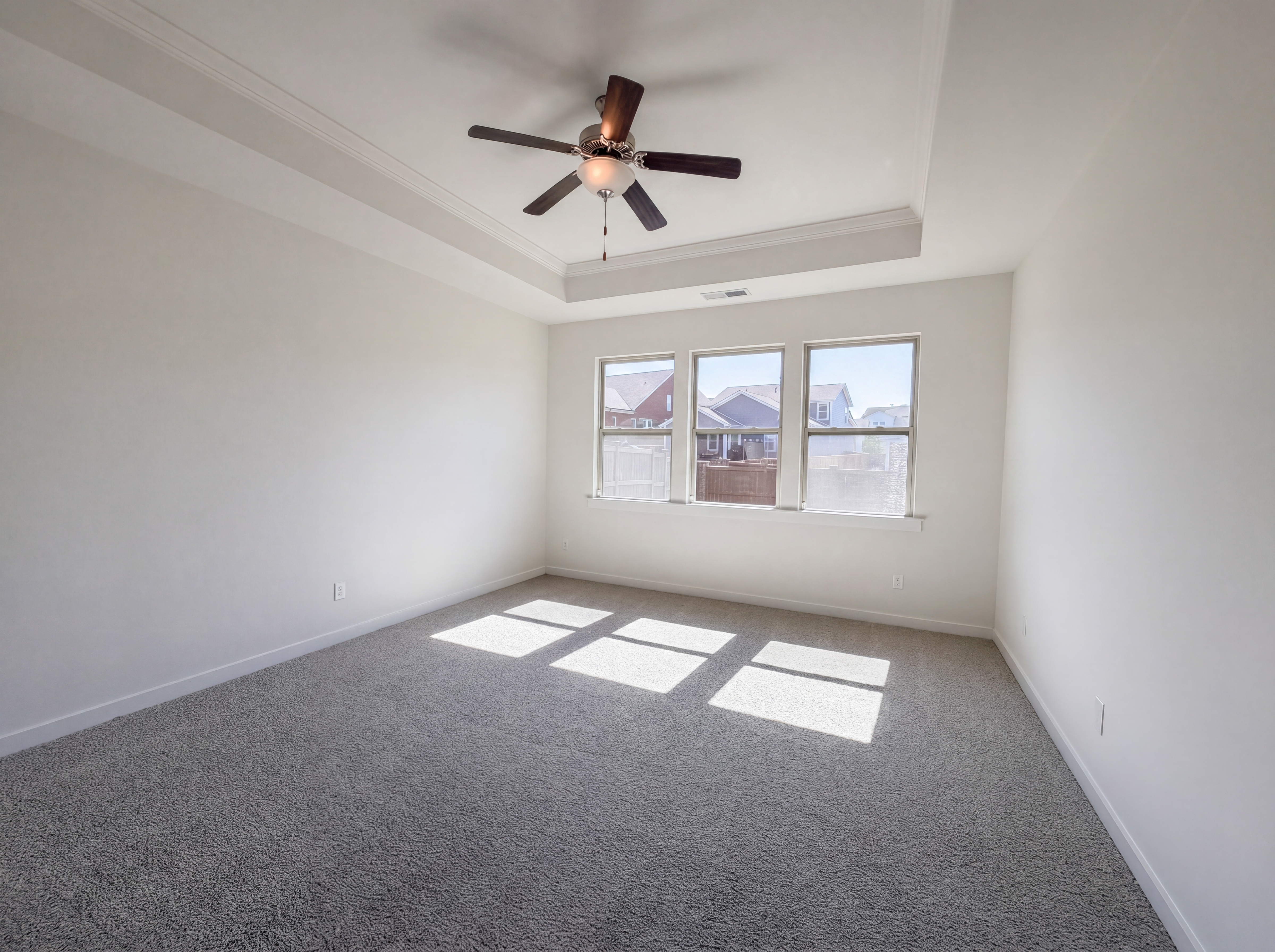 Photo 4 of 31 of 3372 Vinemont Dr, Thompsons Station, TN