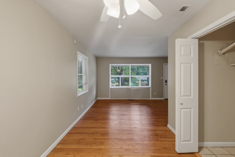 Property photo 3 of 2319 Collier Dr