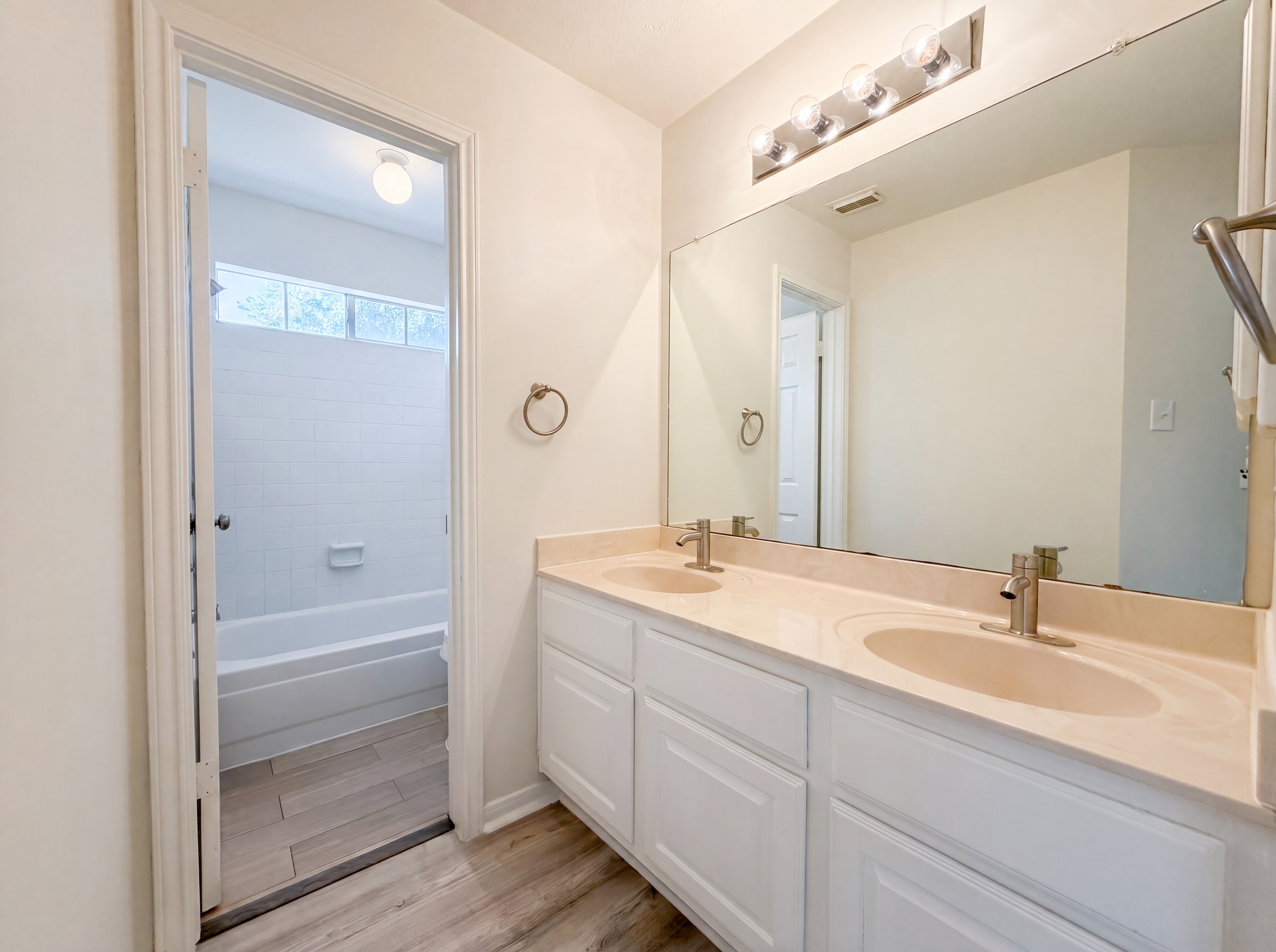 Photo 15 of 20 of 6214 Spencers Glen Way, Sugar Land, TX