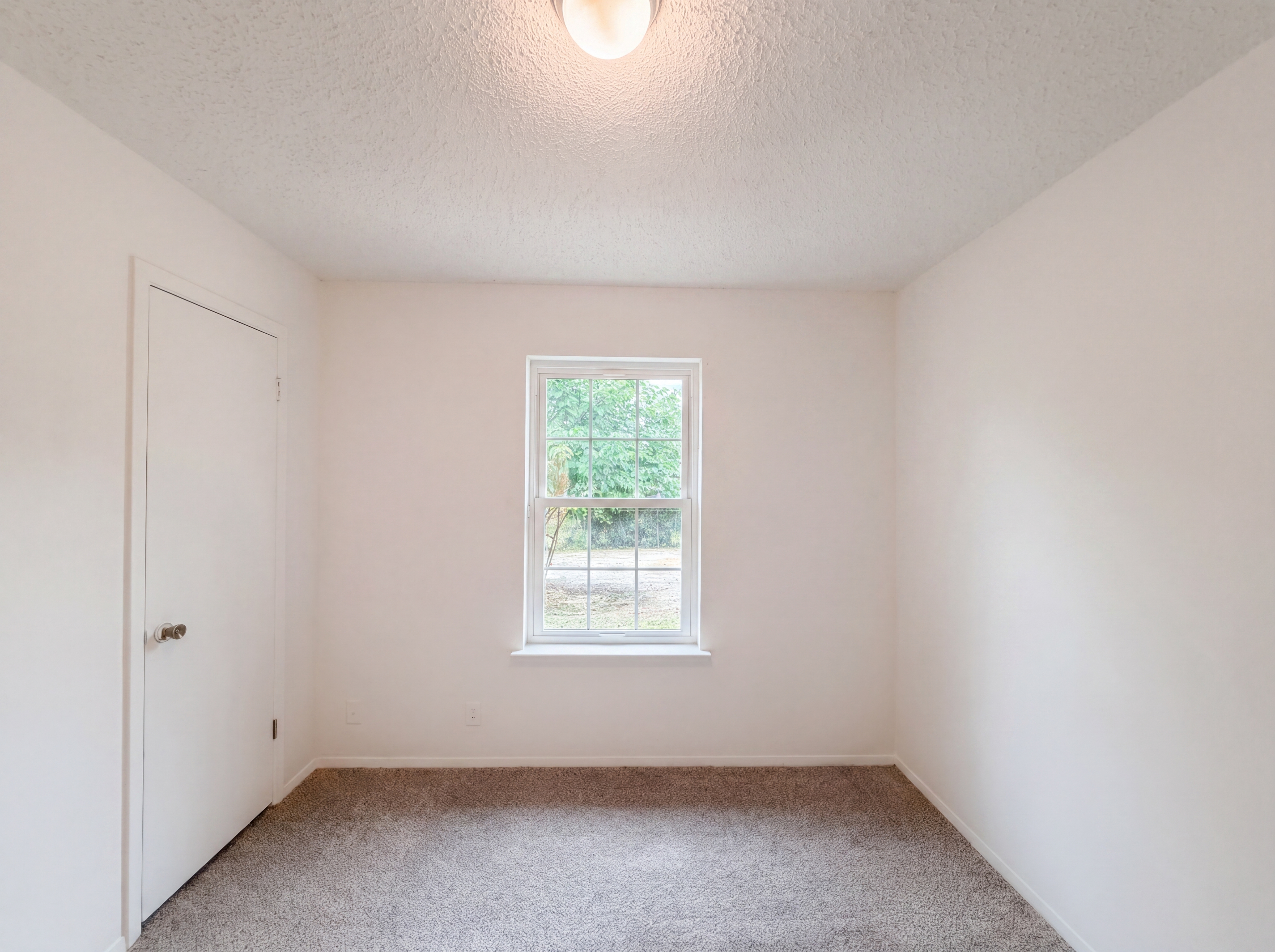 Photo 4 of 19 of 512 Lake Crest Pkwy, Azle, TX