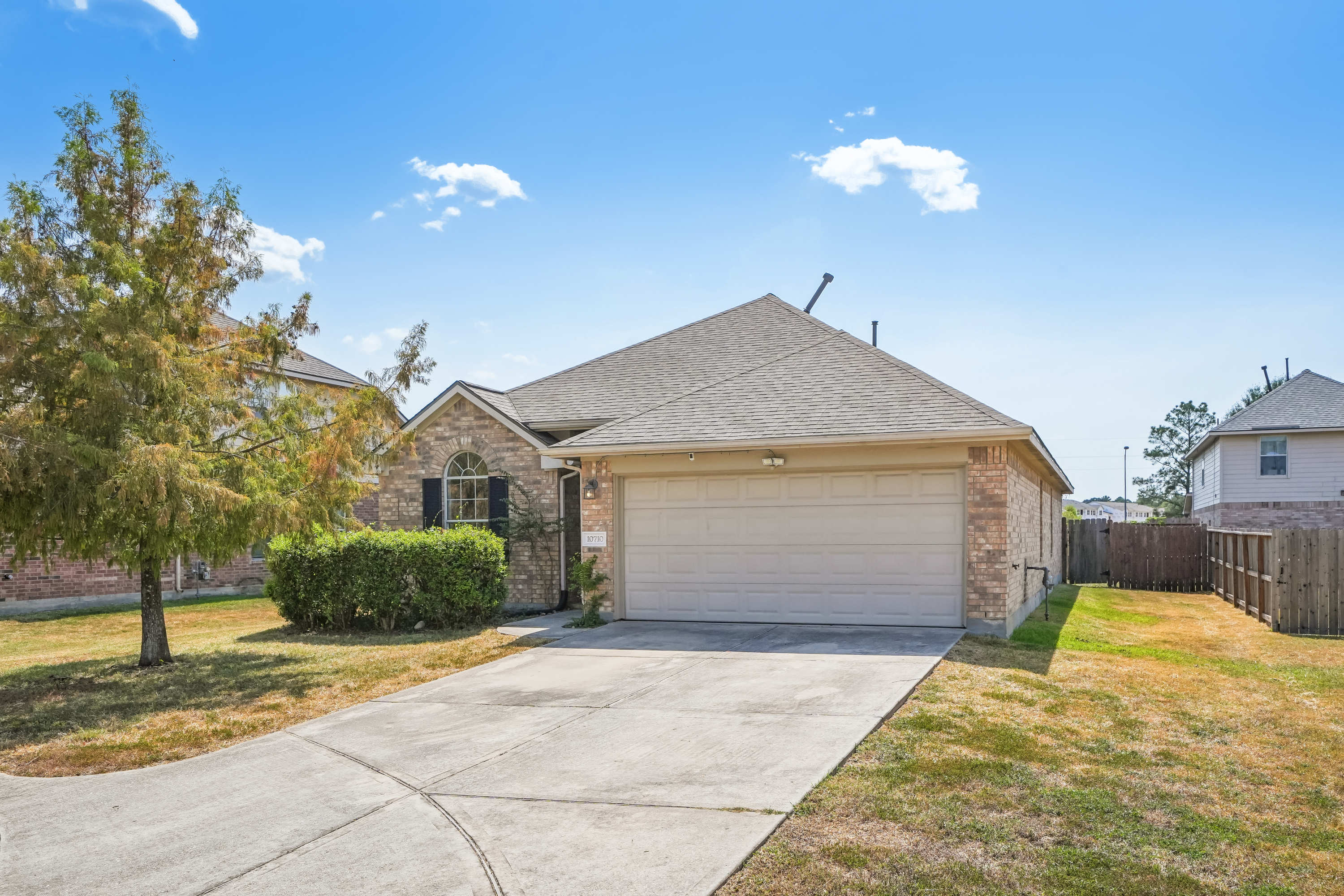 Photo 36 of 37 of 10710 Laurelton Ct, Humble, TX