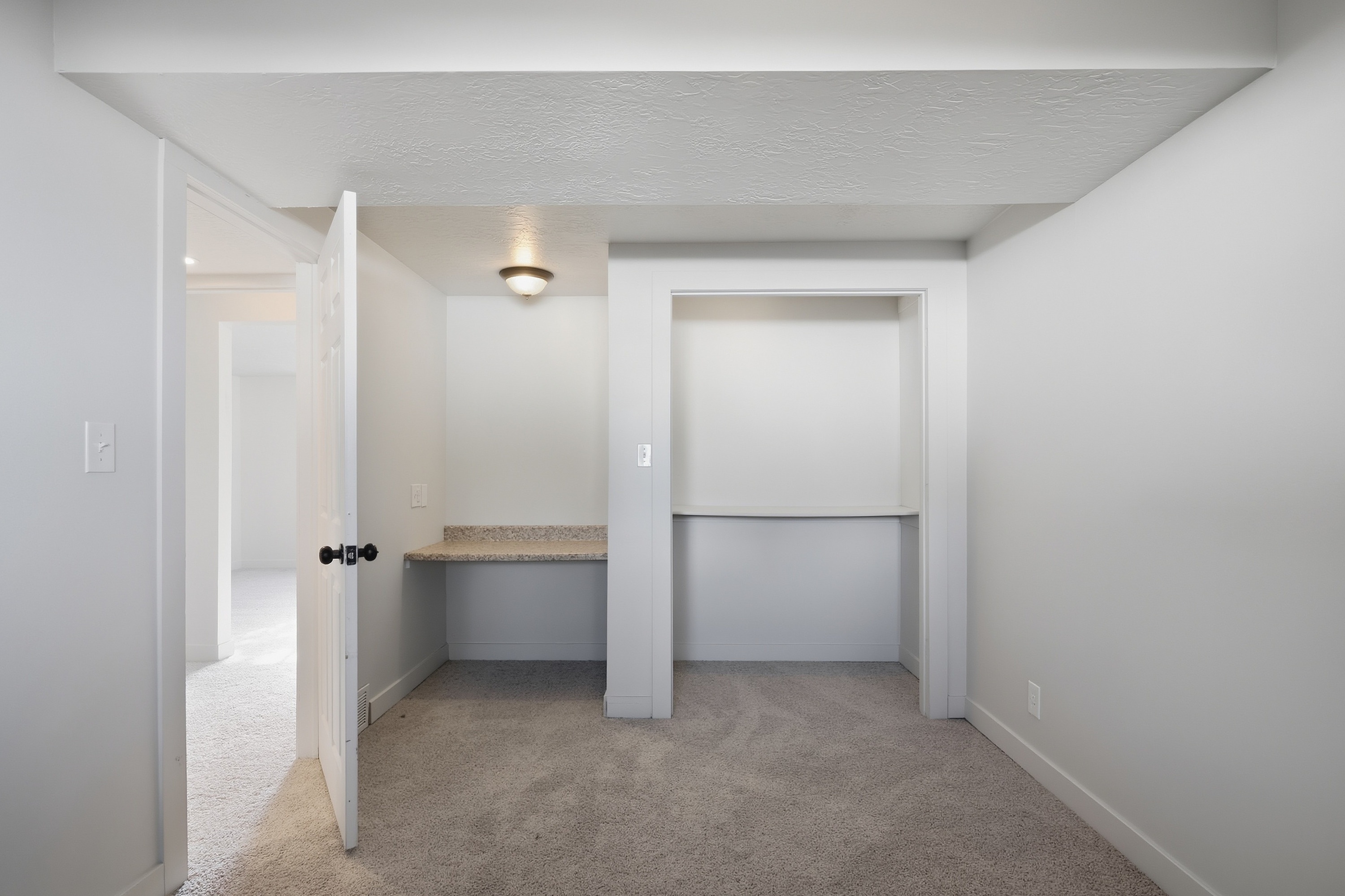 Photo 22 of 34 of 14077 S Grand View Peak Cir, Riverton, UT