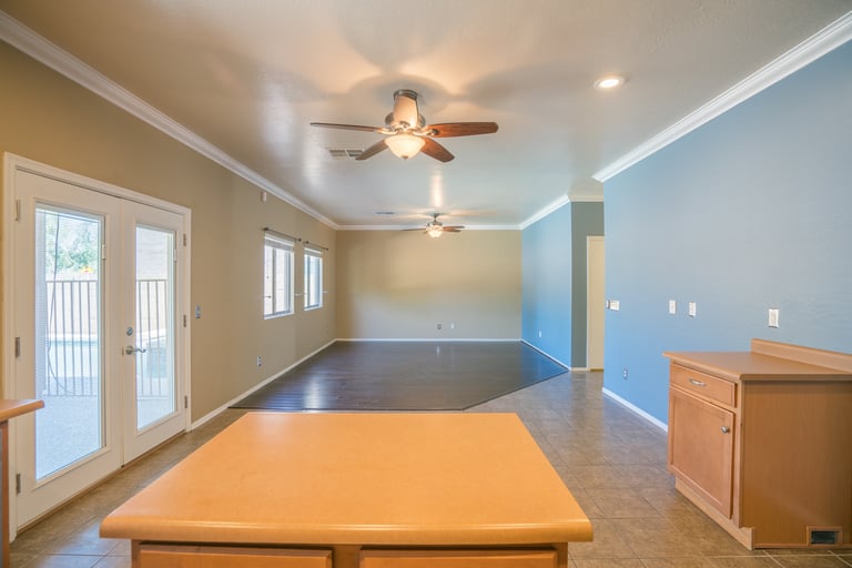 Photo 4 of 32 - 15422 N 170th Ln, Surprise, AZ 85388