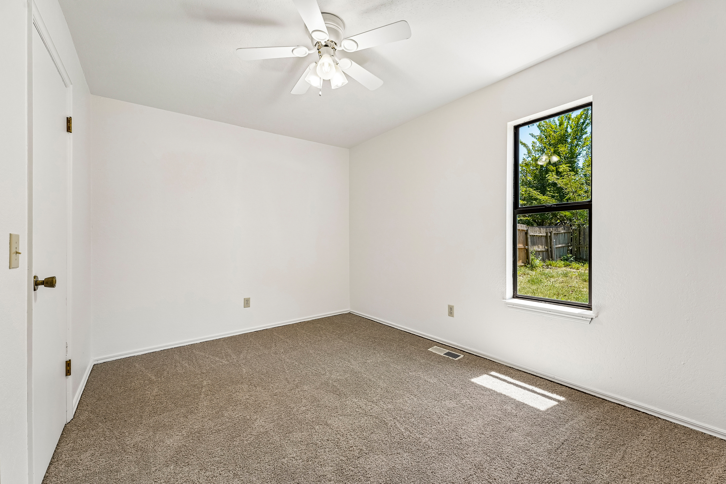 Photo 12 of 25 of 204 W Wayne St, Edmond, OK