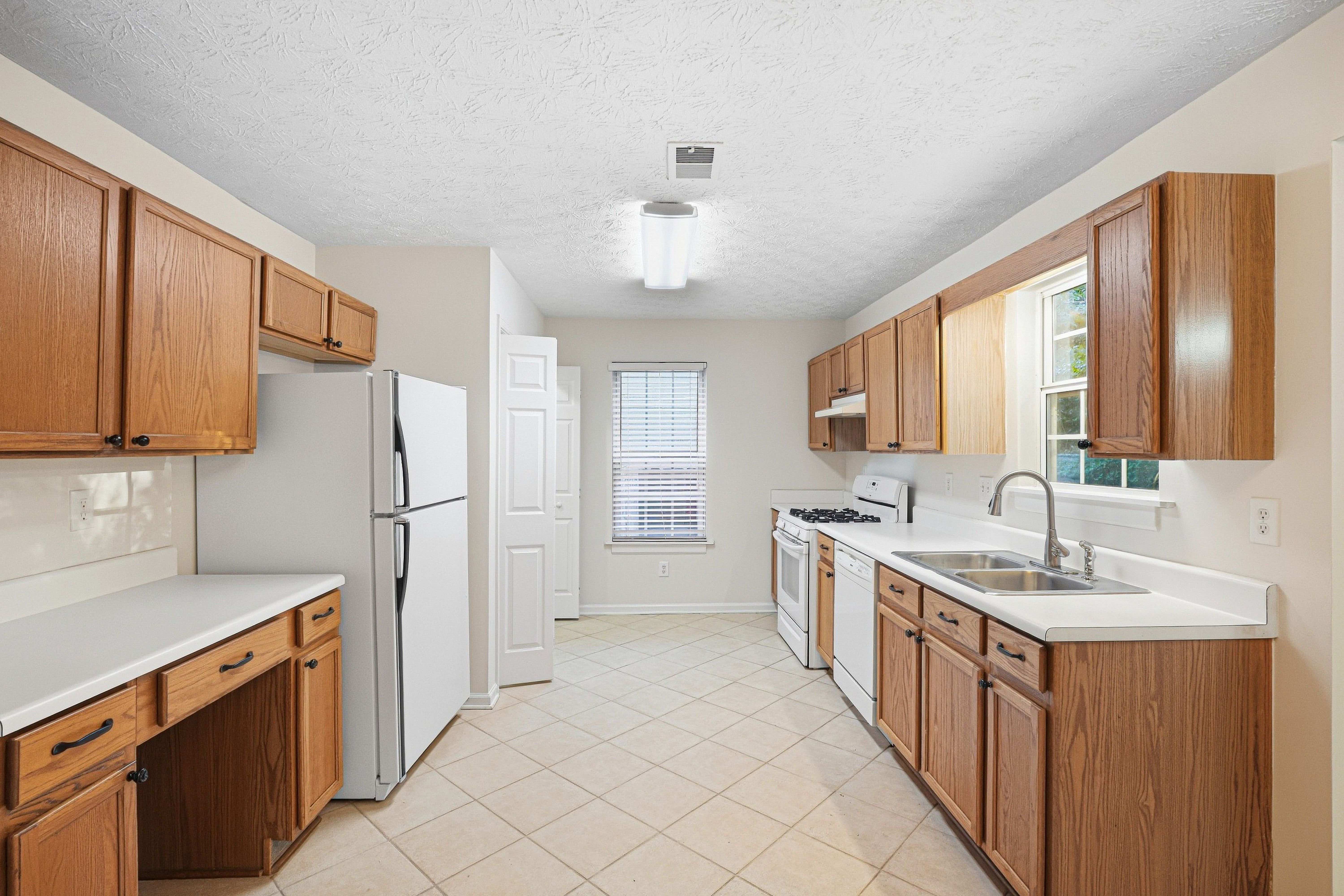 Photo 31 of 60 of 2492 Halcyon Way, Lawrenceville, GA