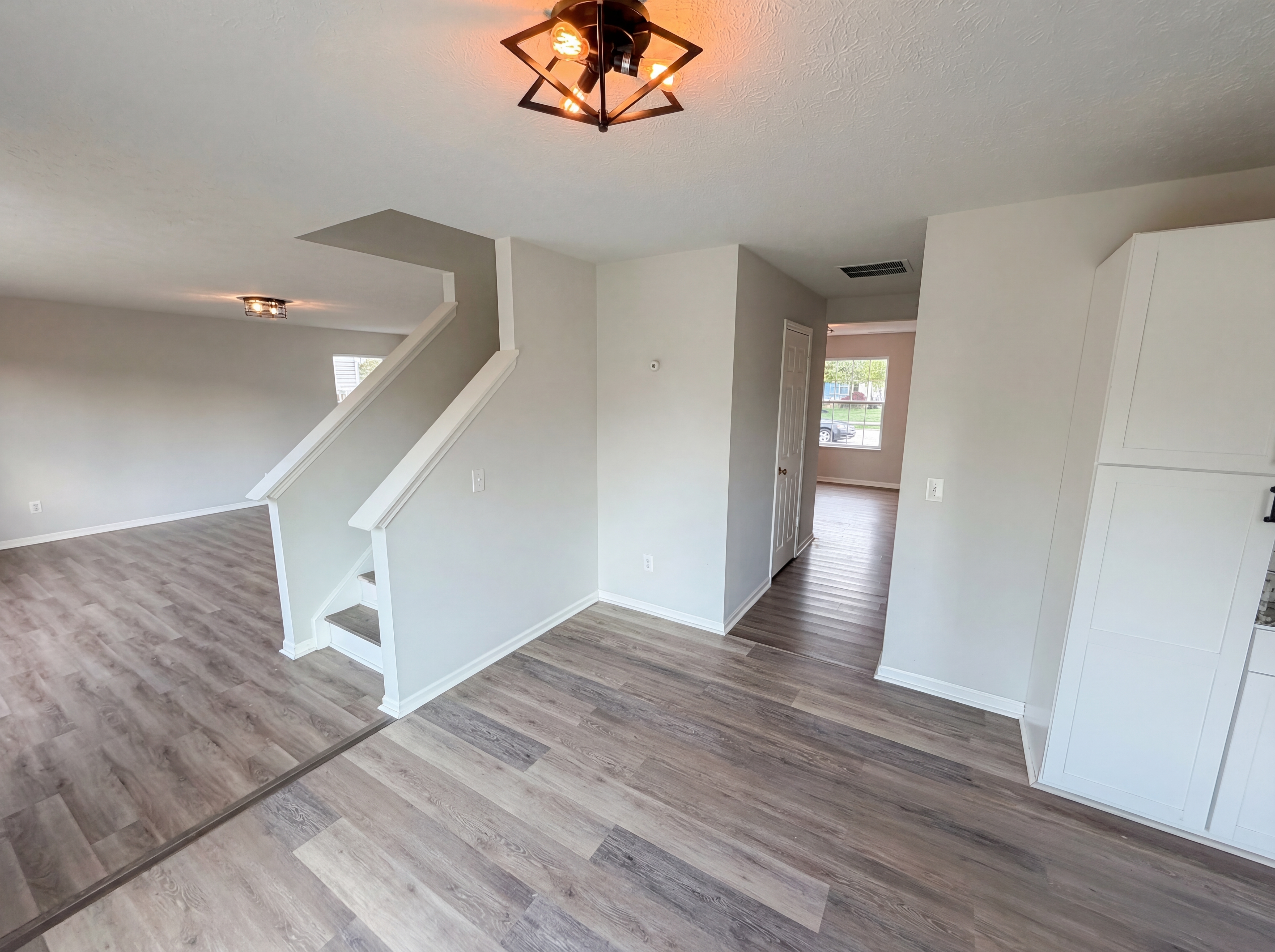 Photo 10 of 28 of 8911 Alto Way, Indianapolis, IN