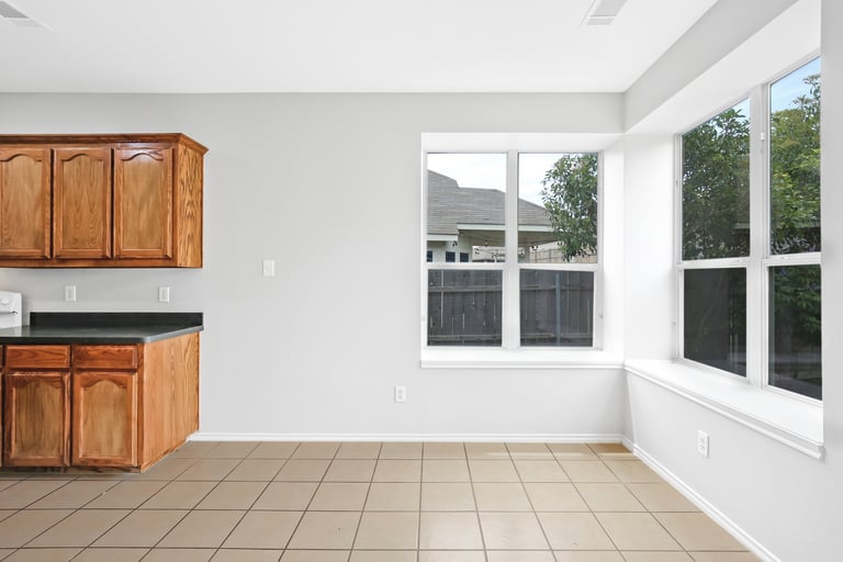Photo 13 of 30 - 5813 Pearl Oyster Ln, Fort Worth, TX 76179