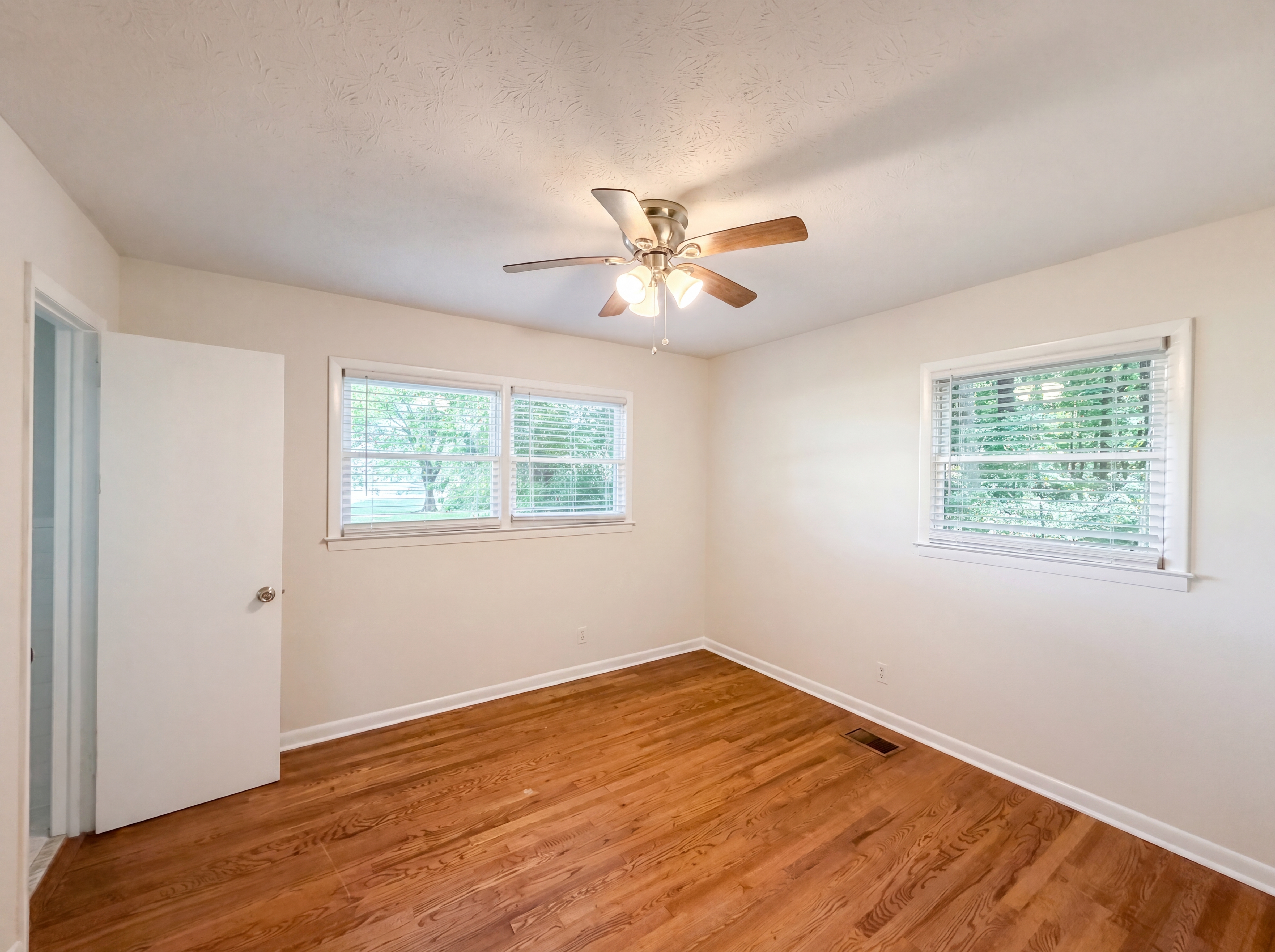 Photo 13 of 22 of 1017 Clacktown Rd, Winder, GA