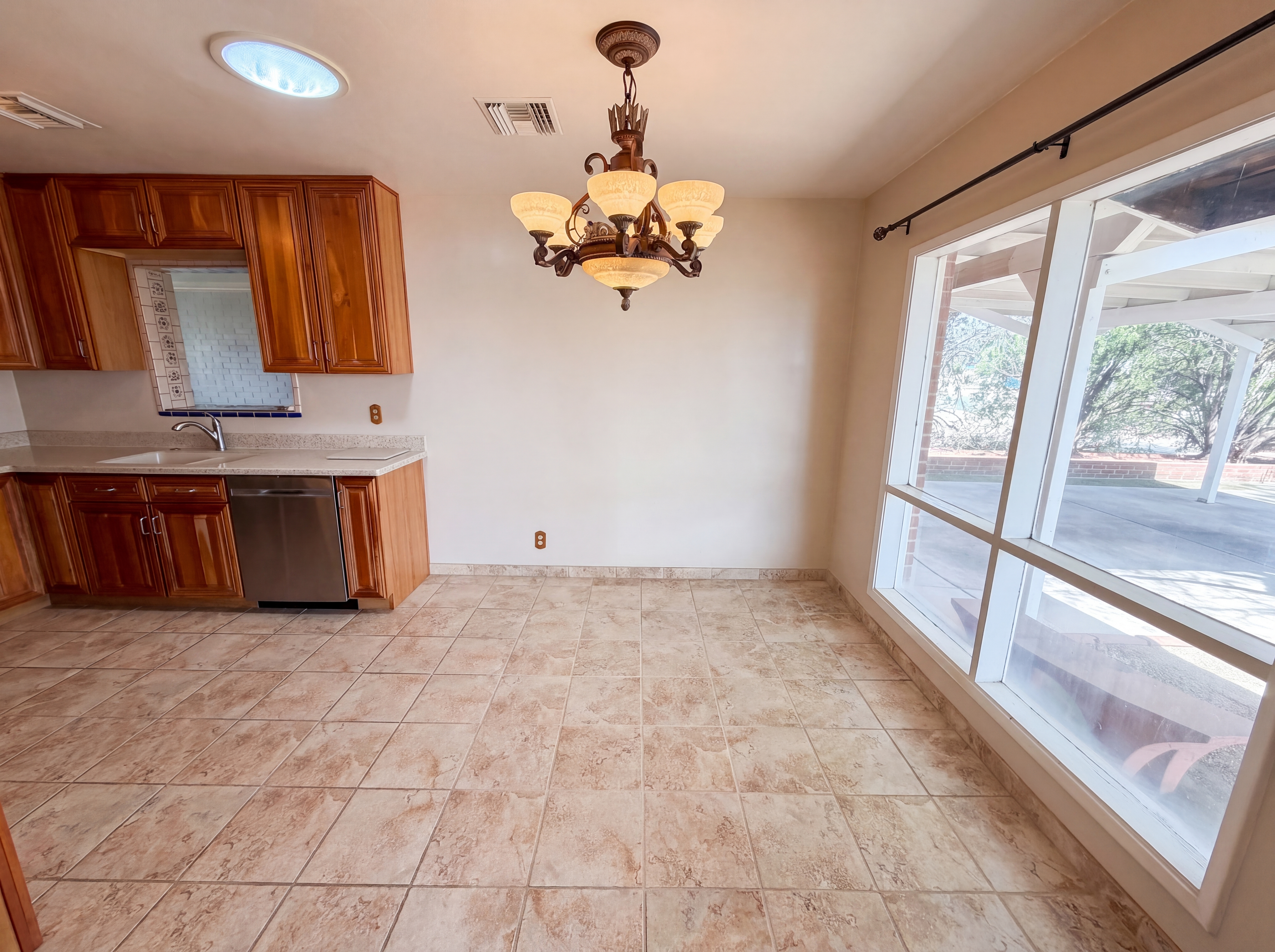 Photo 6 of 25 of 6611 E Julia St, Tucson, AZ