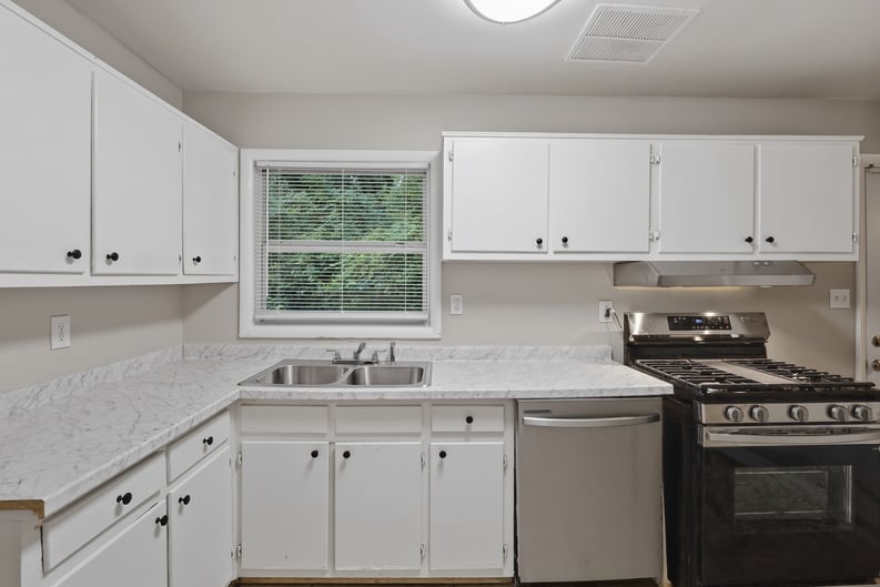 Property photo 1 of 2319 Collier Dr