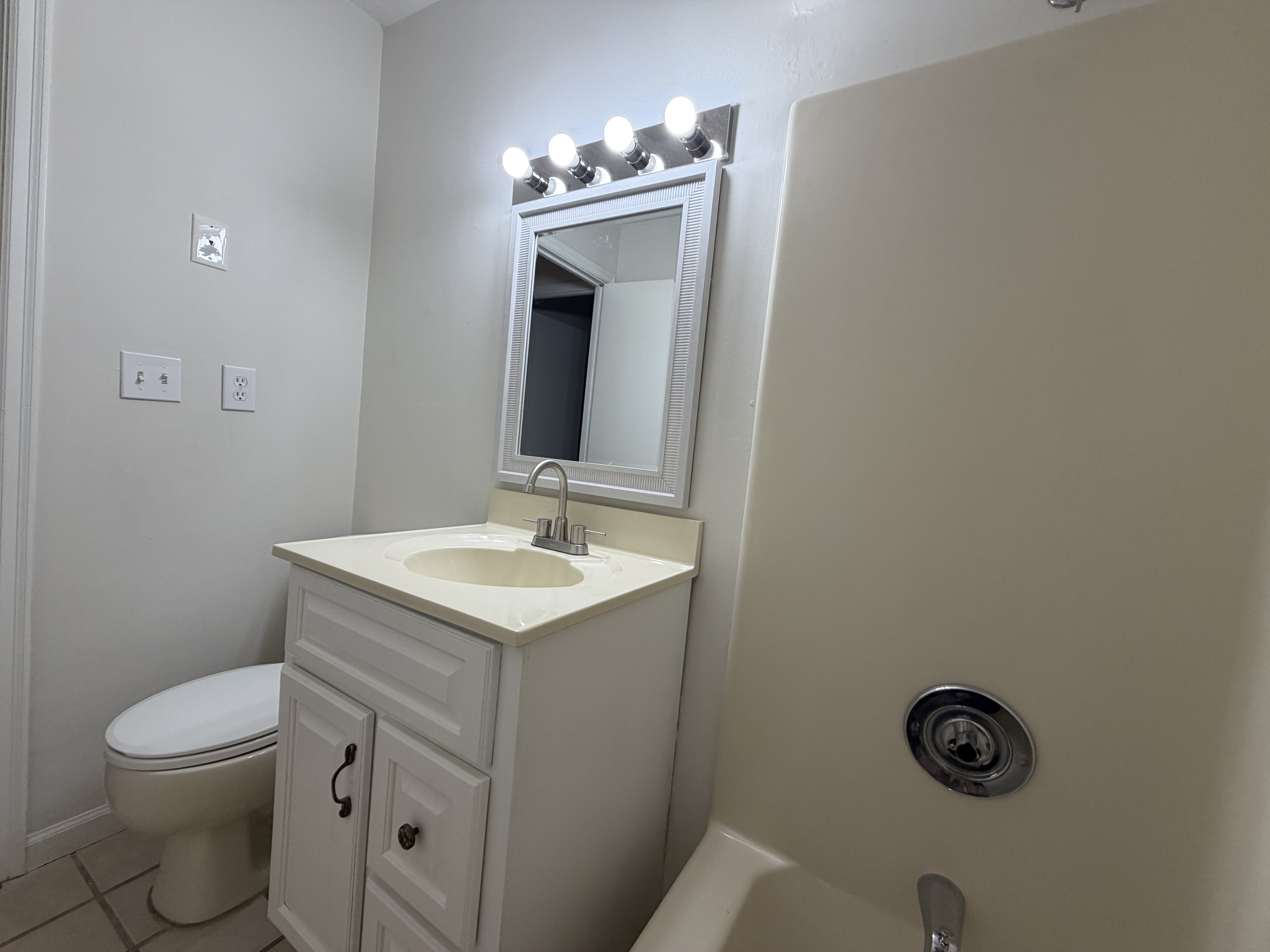 Photo 16 of 32 of 116 Valleyview Dr, Johnstown, OH