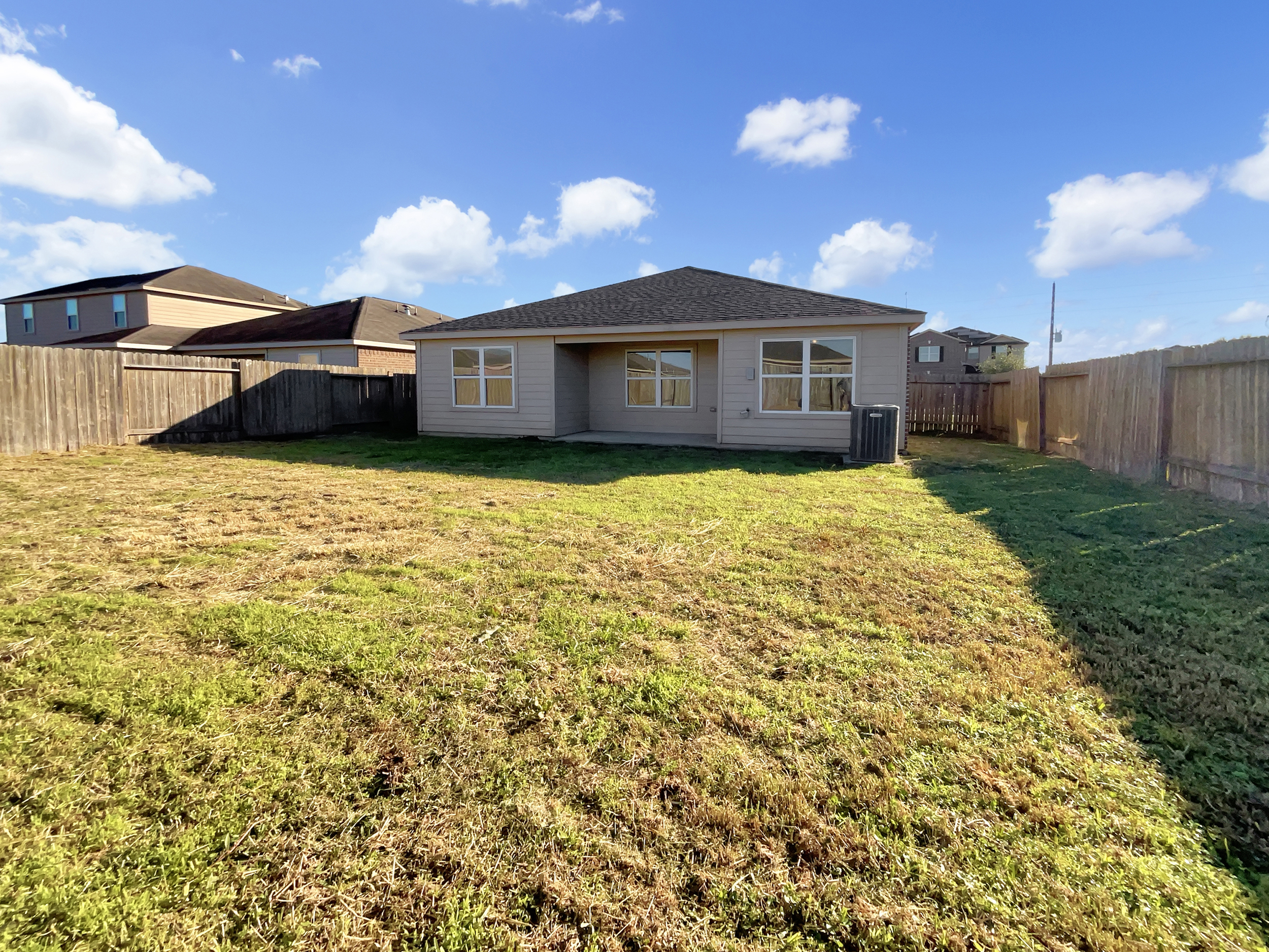 Photo 18 of 19 of 5122 Breezy Parke Ln, Richmond, TX