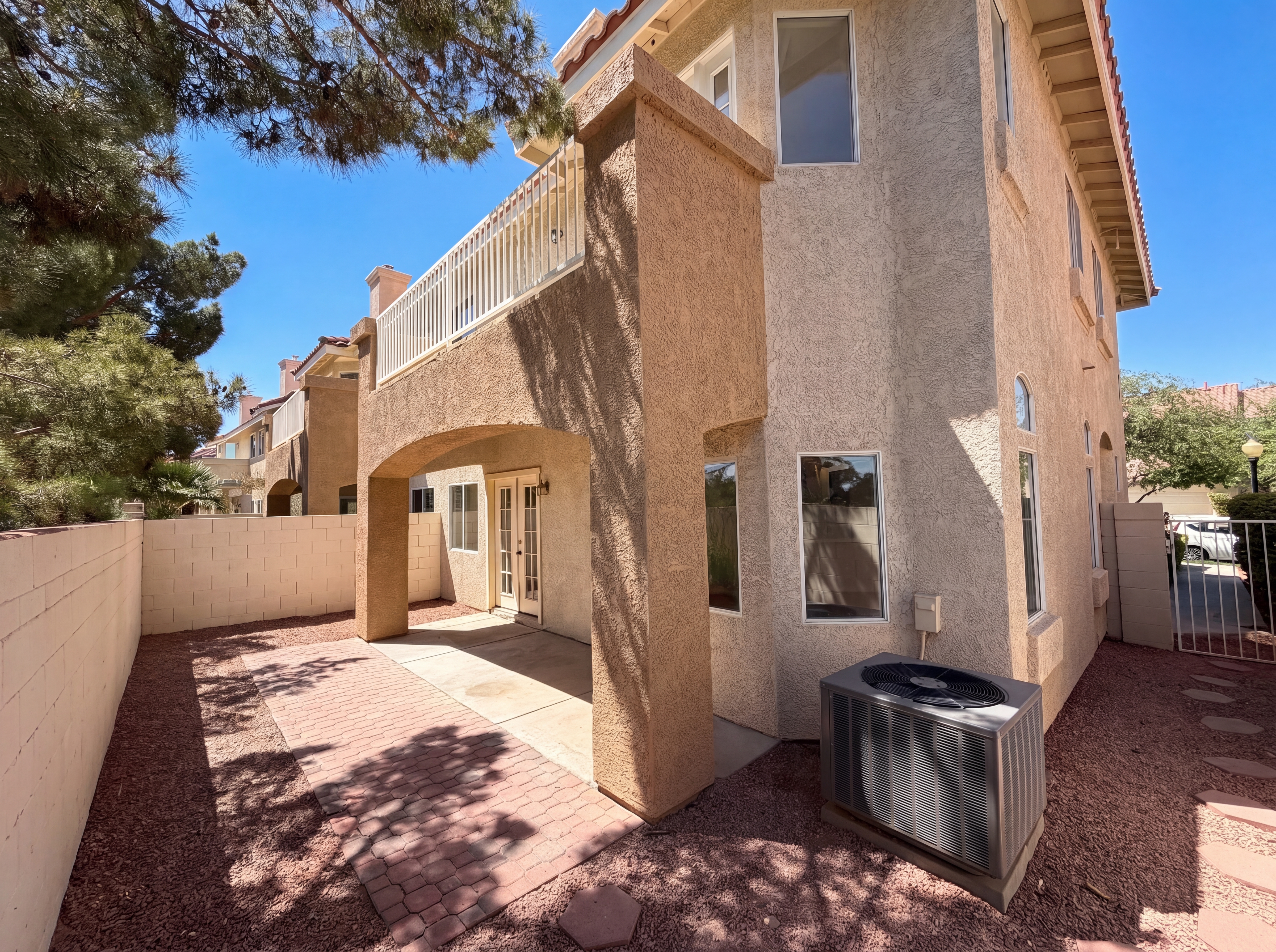 Photo 5 of 27 of 128 Broken Rock Dr, Henderson, NV