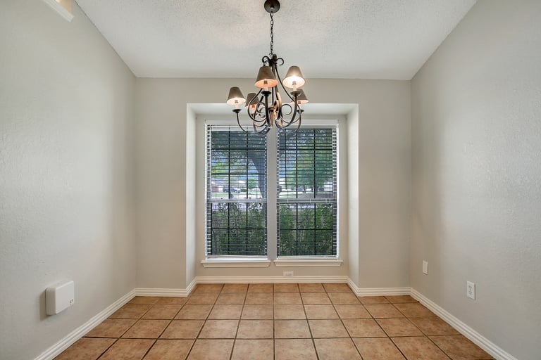 Photo 7 of 26 - 5804 Maurie Dr, Watauga, TX 76148