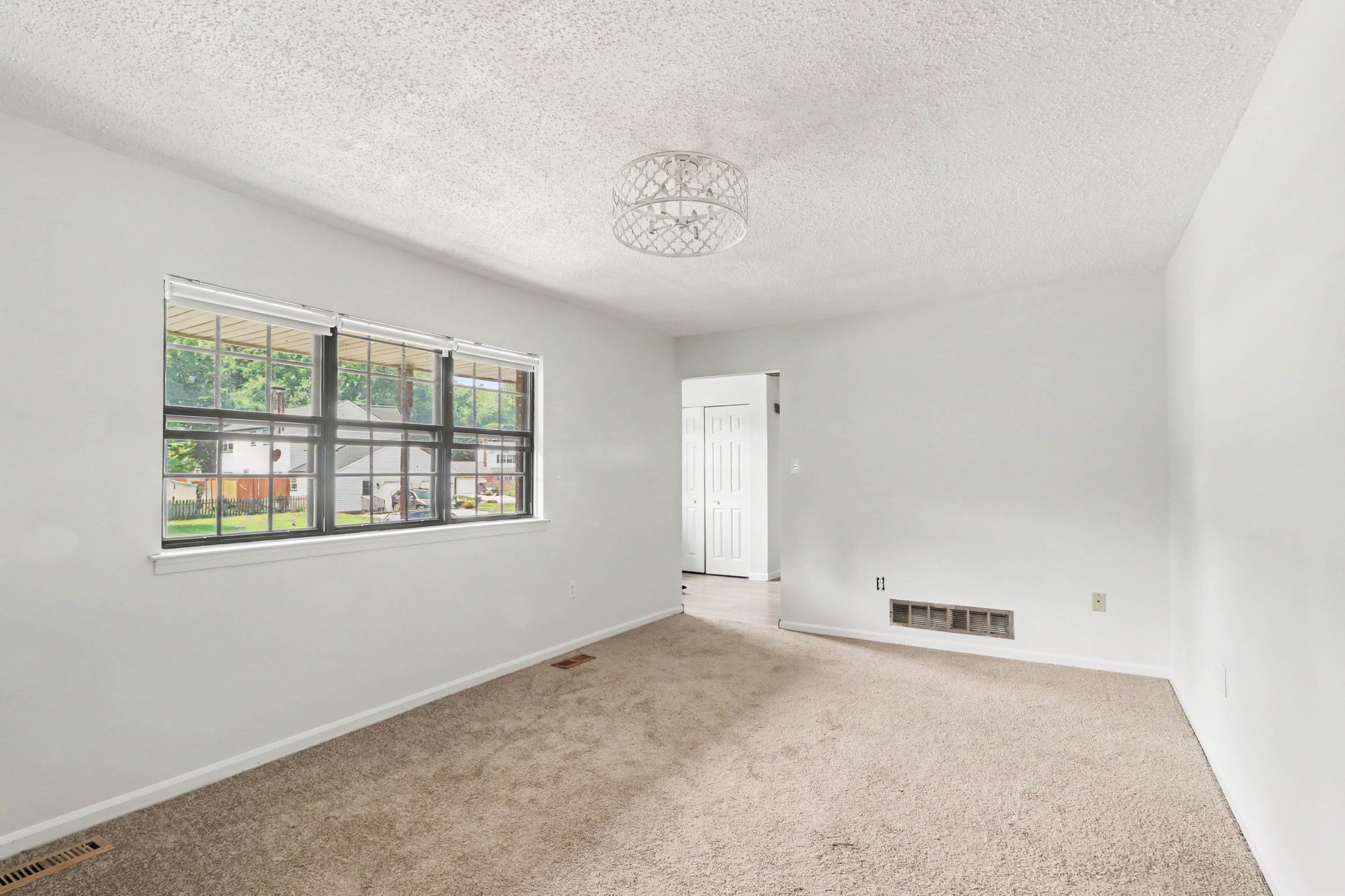 Photo 17 of 54 of 737 Fox Chase Cir, Bear, DE