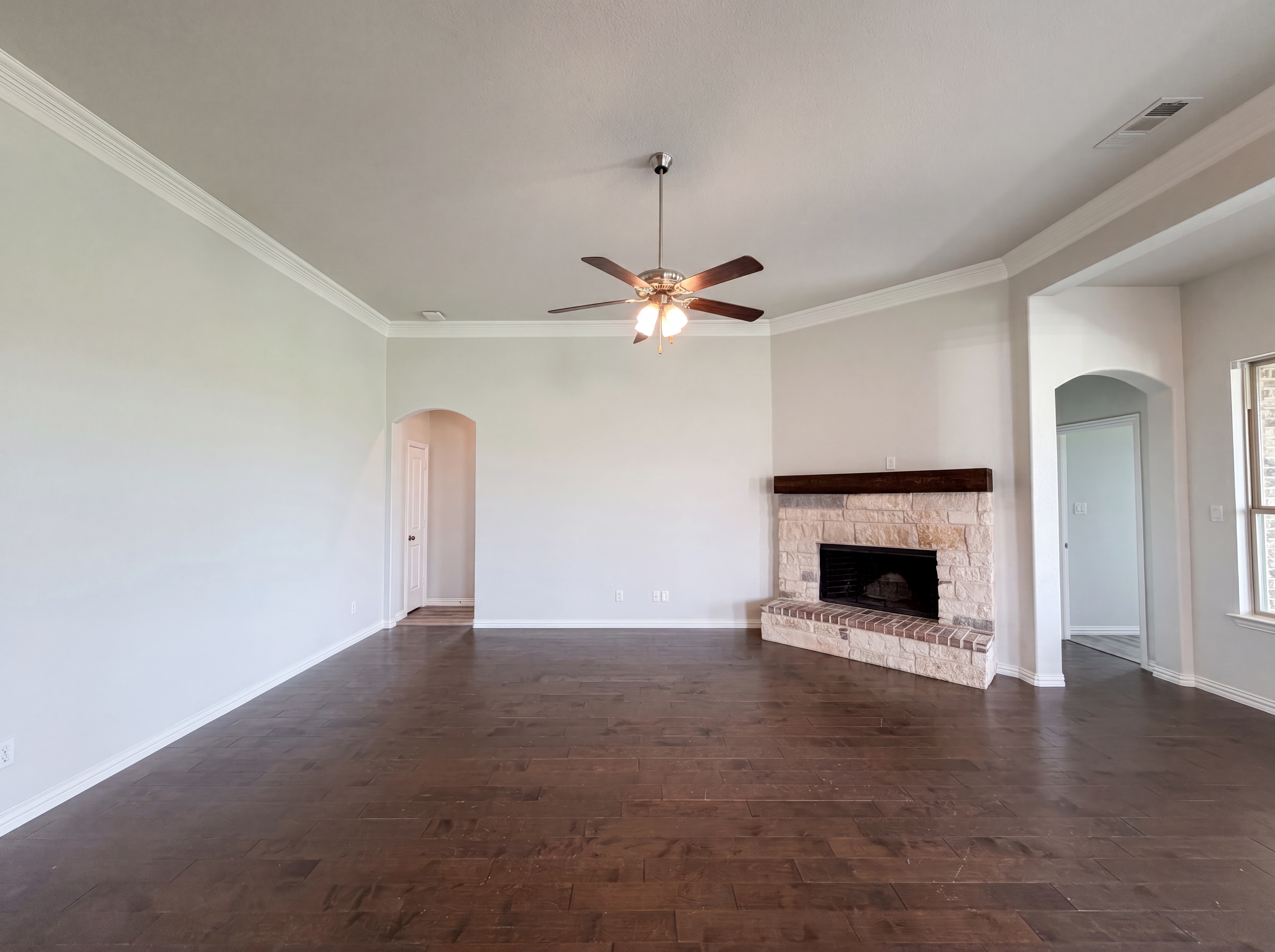 Photo 6 of 26 of 13904 Prairie Vista Ln, Ponder, TX