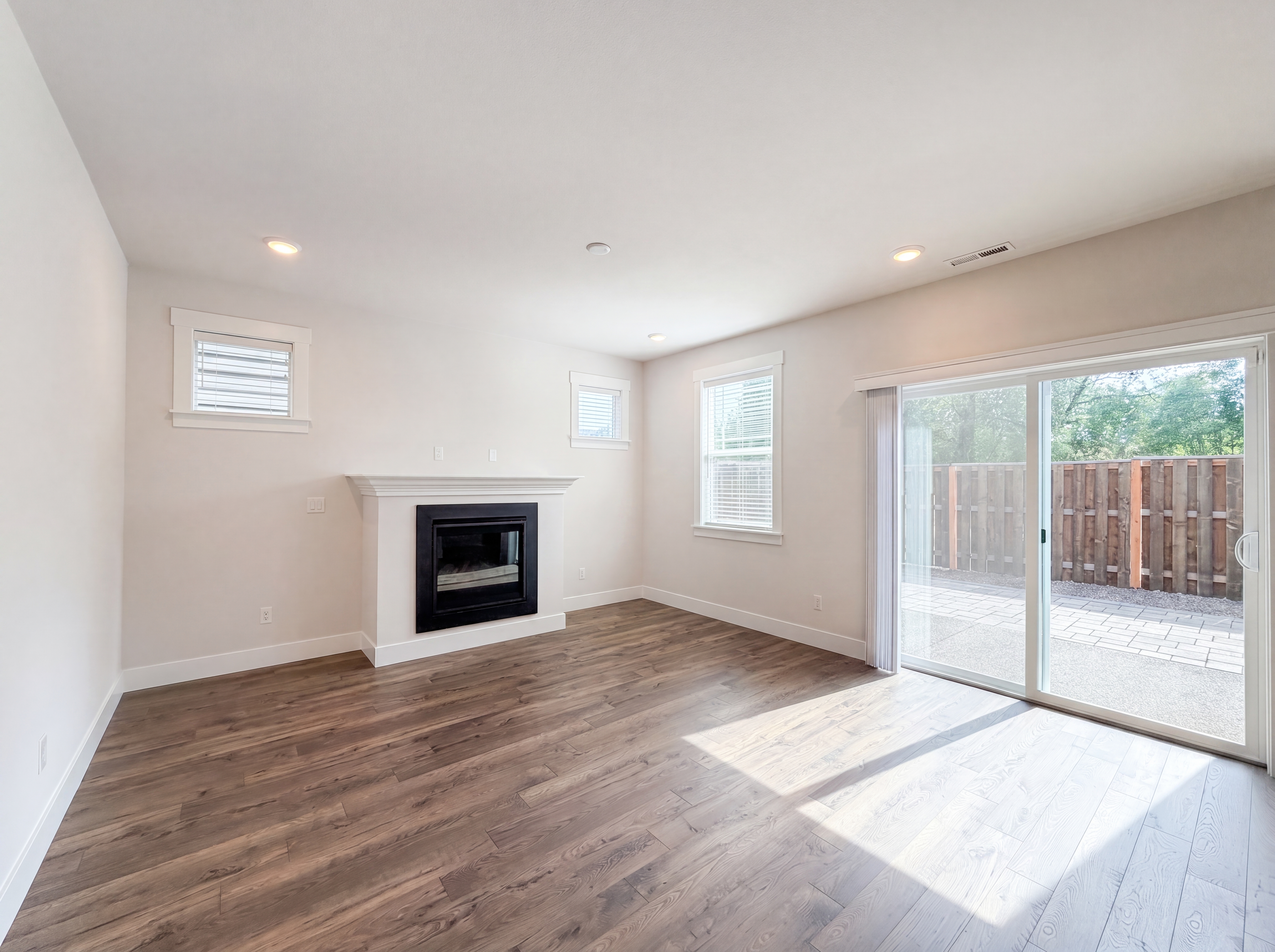 Photo 8 of 24 of 12706 SW Incline Dr, Beaverton, OR
