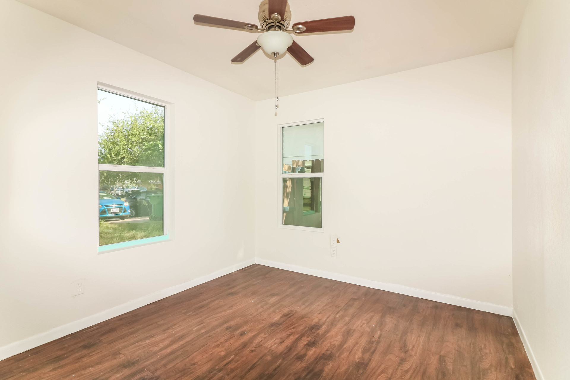Photo 4 of 21 of 306 N Houston St, Aransas Pass, TX