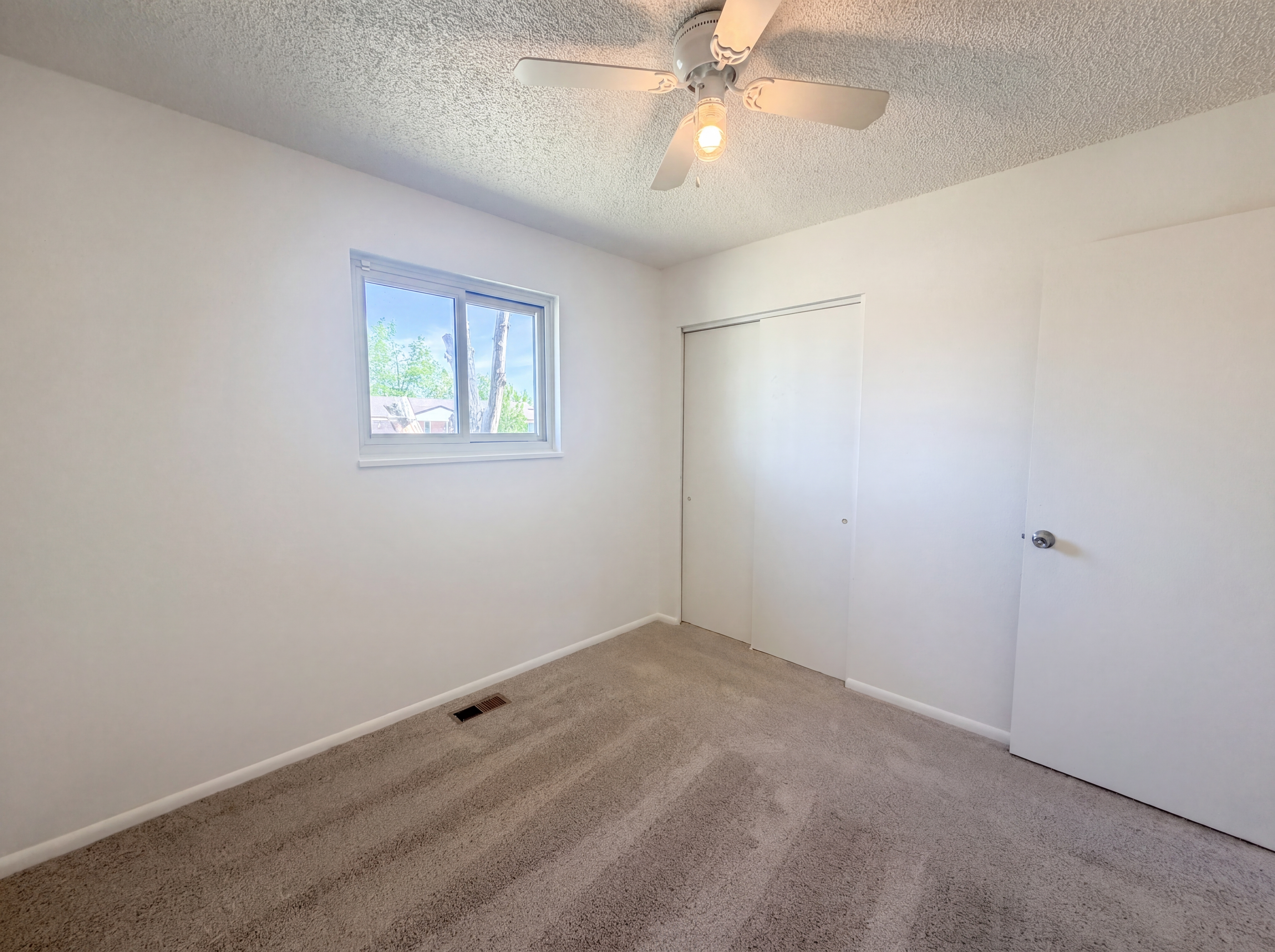 Photo 12 of 25 of 1902 E 116th Pl, Northglenn, CO