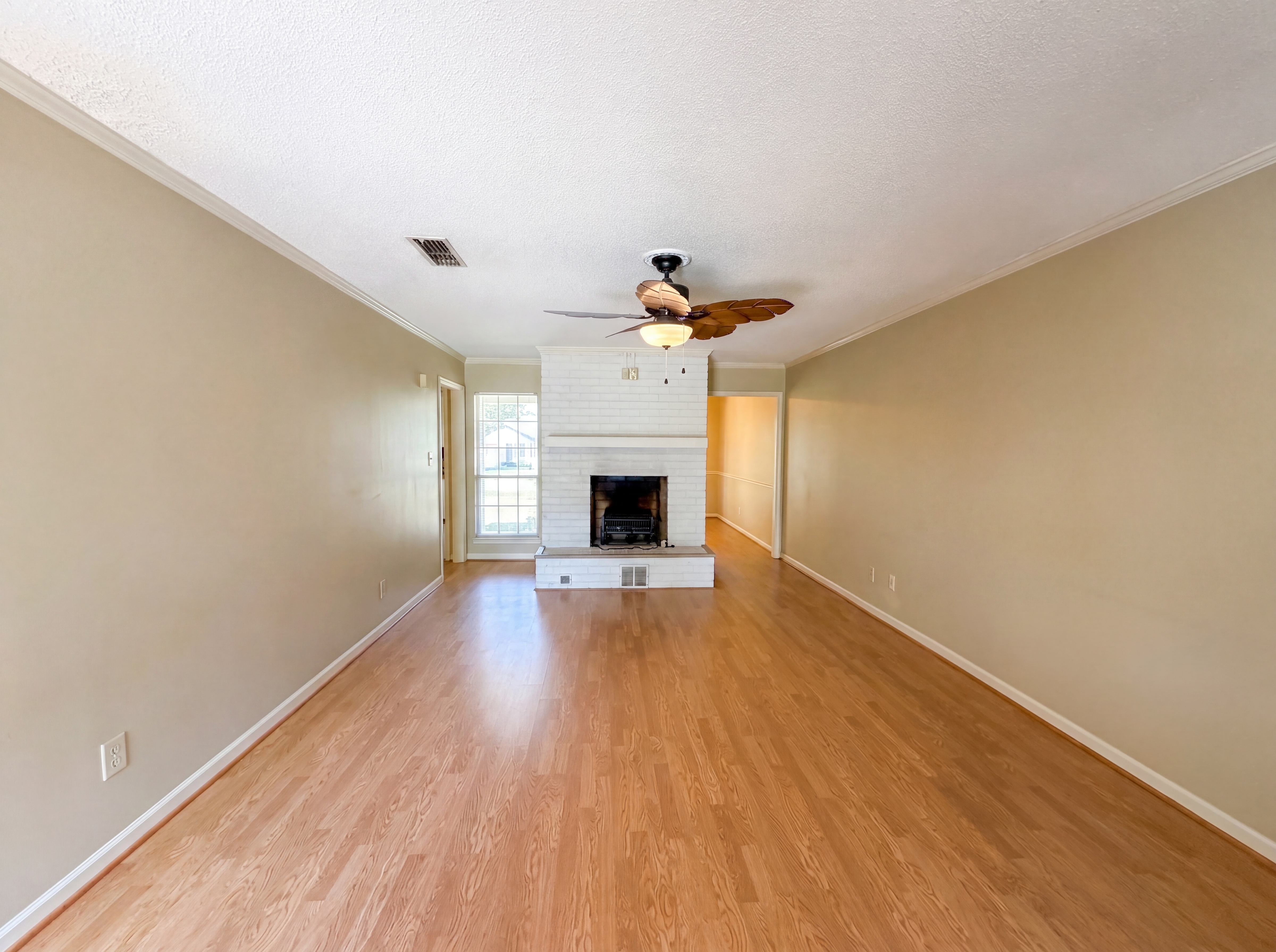 Photo 3 of 17 of 815 Jamestown Dr, Gastonia, NC