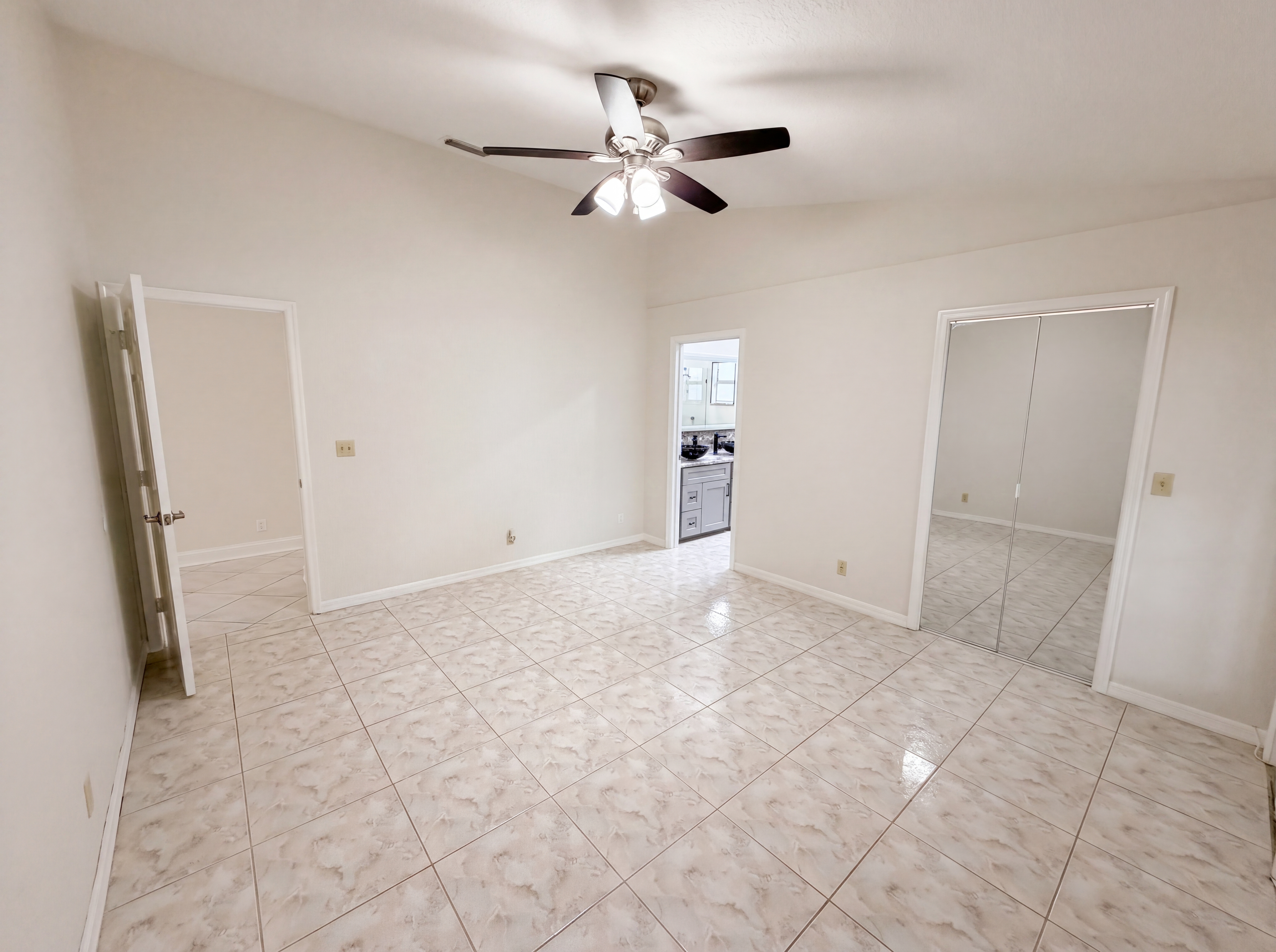 Photo 4 of 28 of 4614 Zoltan Dr, Titusville, FL