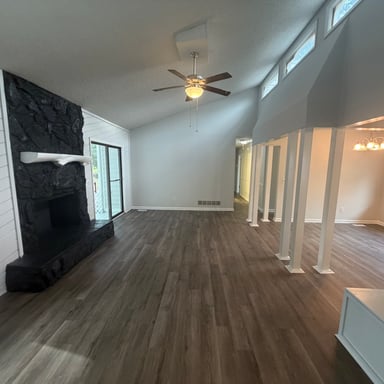 Property photo 3 of 108 W Lake Dr