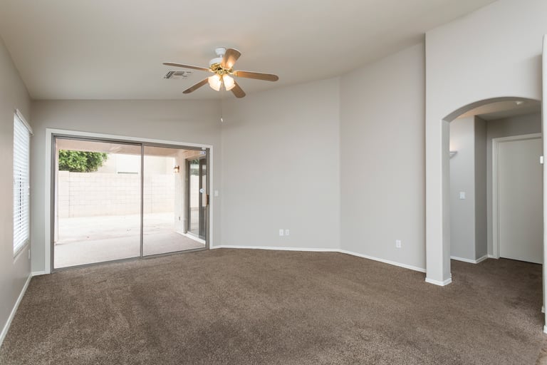 Photo 10 of 21 - 5780 W Freeway Ln, Glendale, AZ 85302