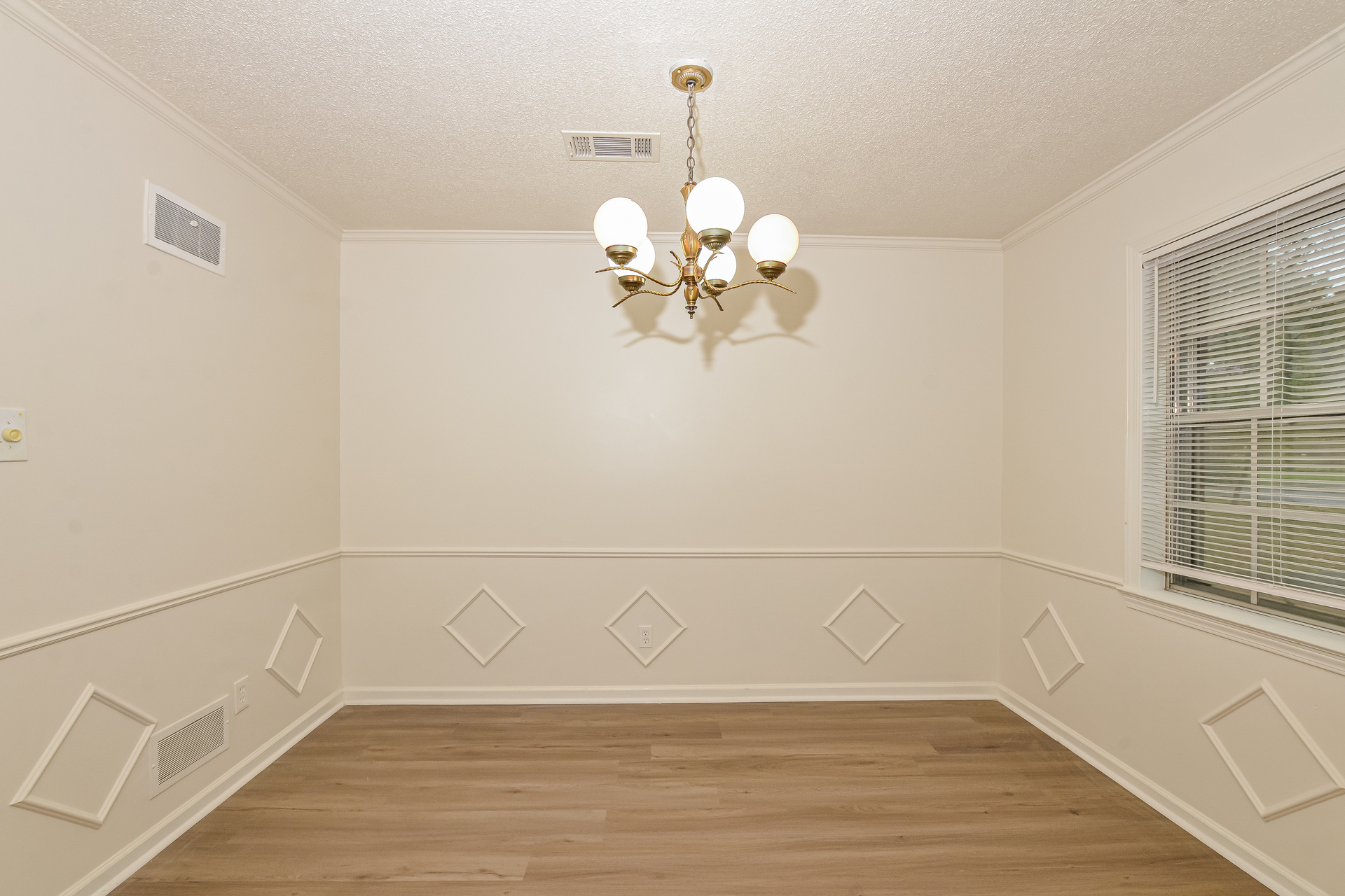 Photo 9 of 21 of 9540 Stuart St, Olive Branch, MS