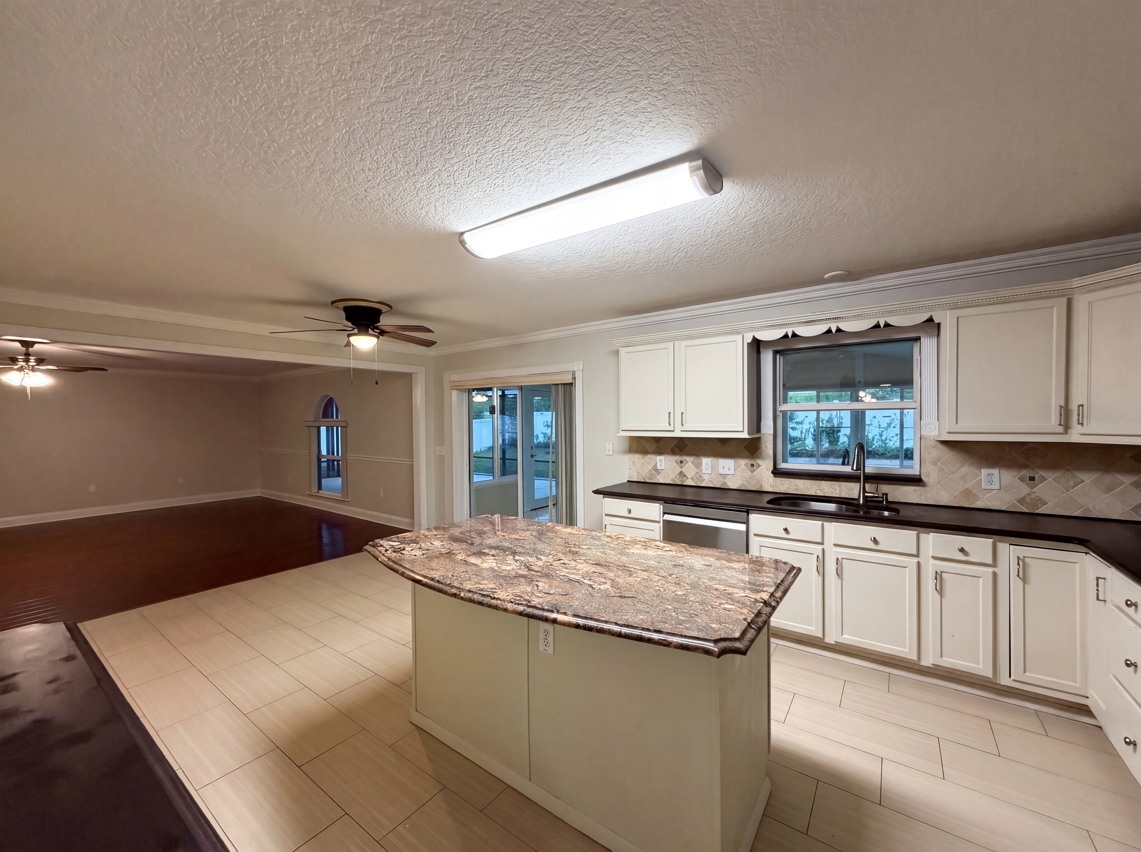 Photo 7 of 26 of 3312 White Blossom Ln, Clermont, FL