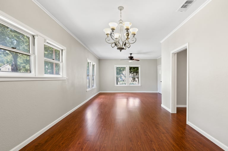 Photo 11 of 30 - 1404 Stanwood Ave, Cleburne, TX 76033