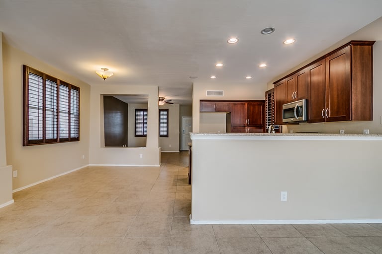 Photo 6 of 34 - 2230 E Wayland Dr, Phoenix, AZ 85040