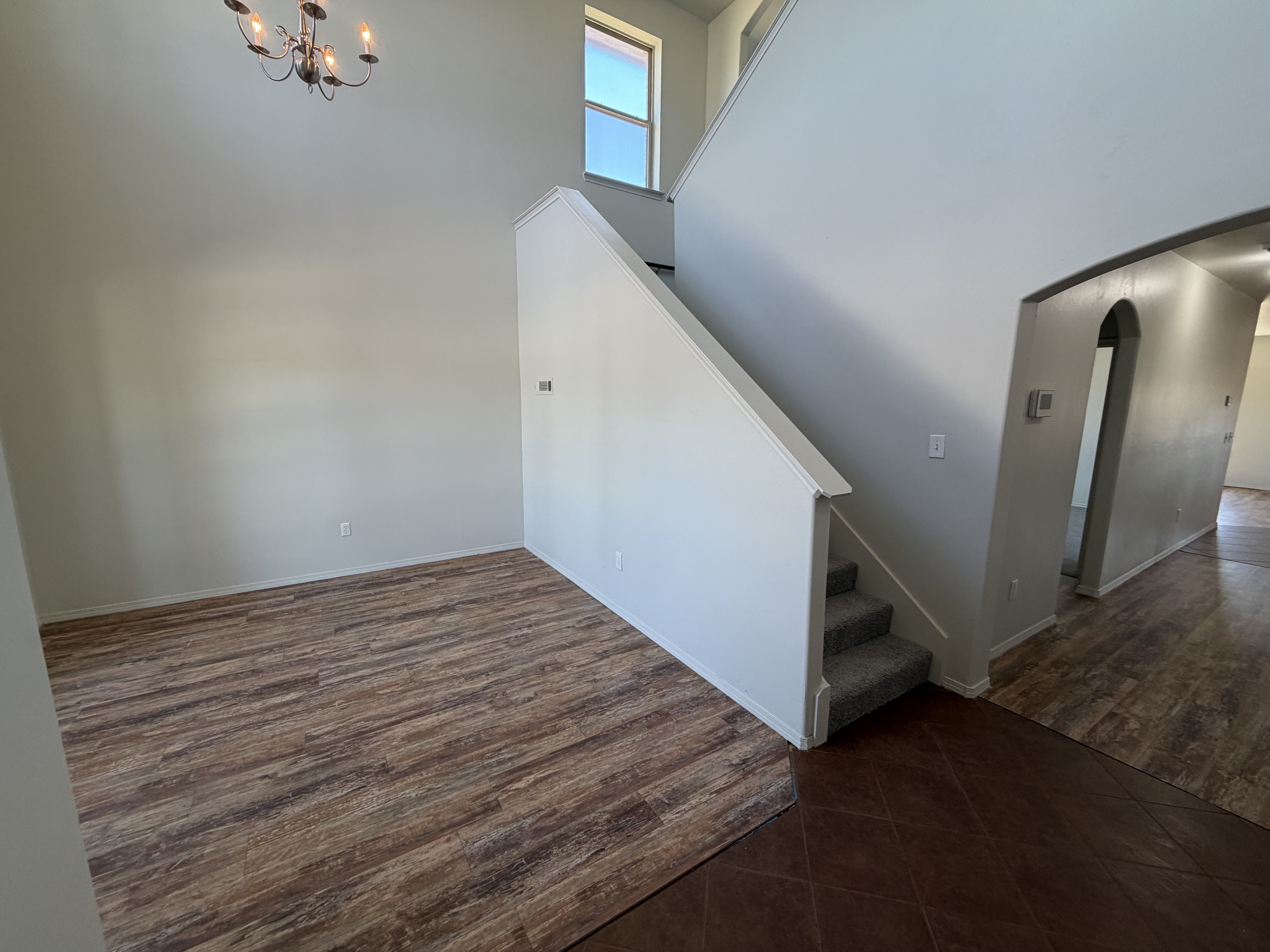 Photo 6 of 18 of 11208 NW 97th St, Yukon, OK