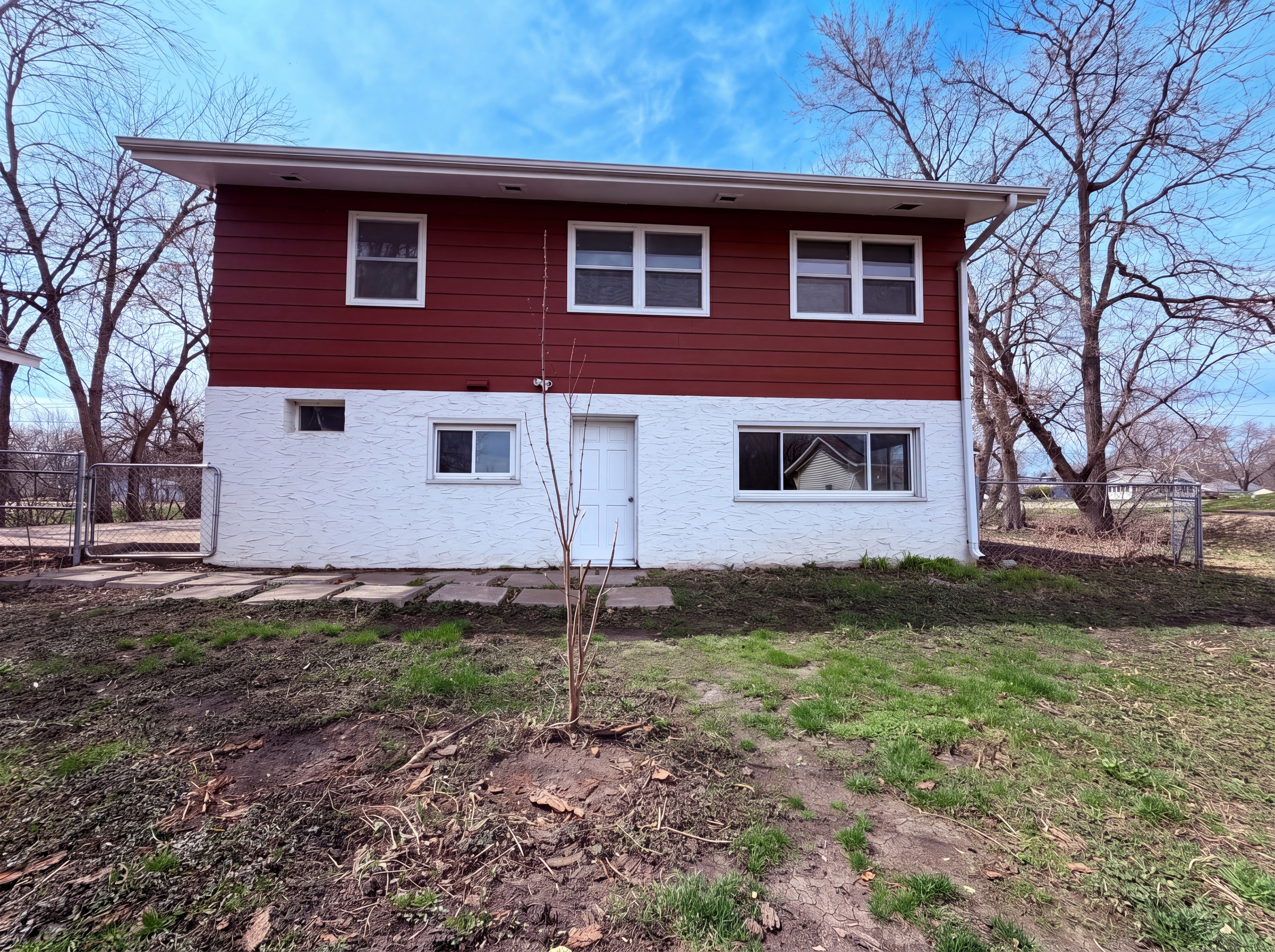 Photo 5 of 19 of 509 8th St, Farmington, MN