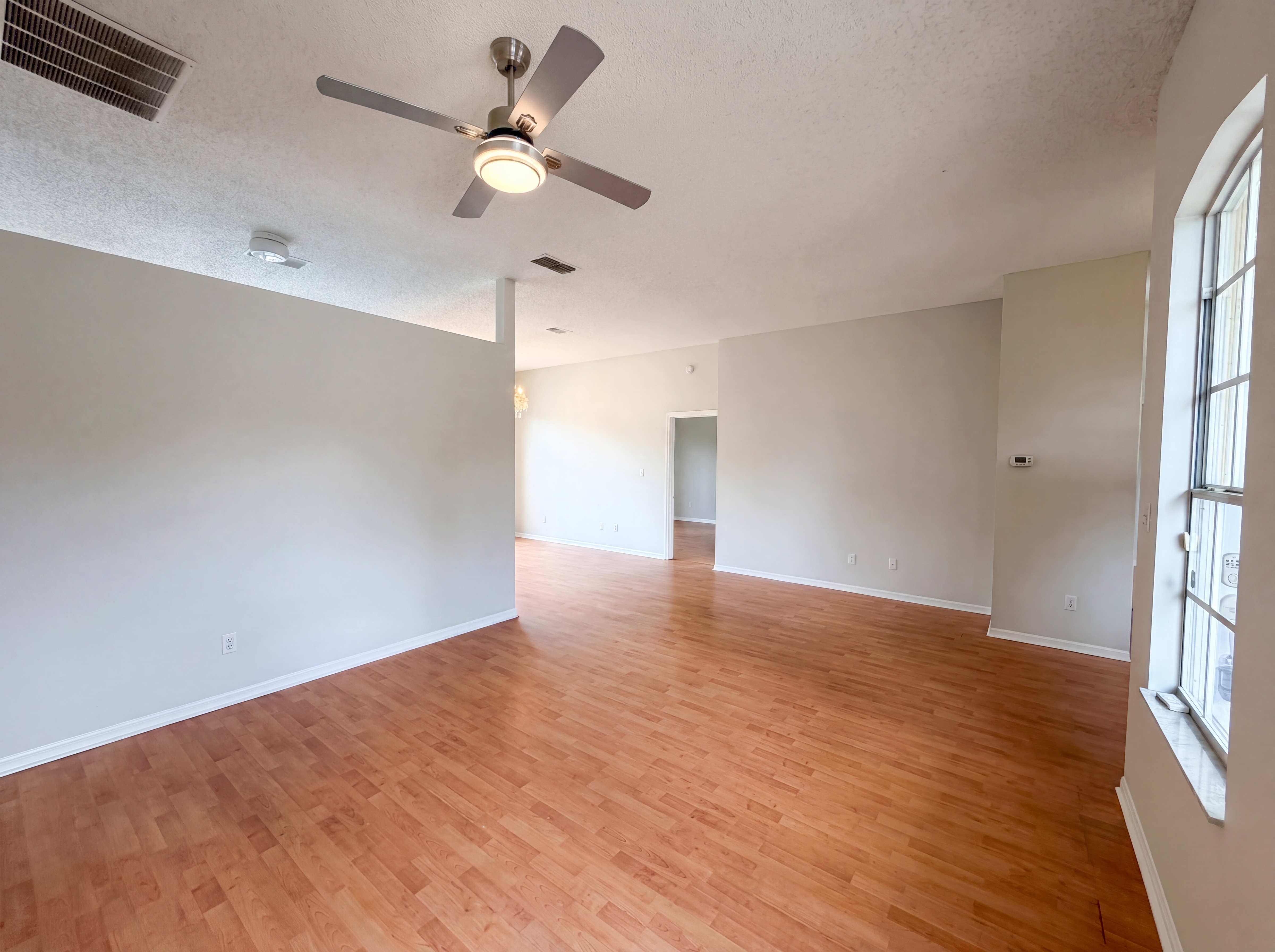 Photo 8 of 22 of 5263 Clarion Oaks Dr, Orlando, FL